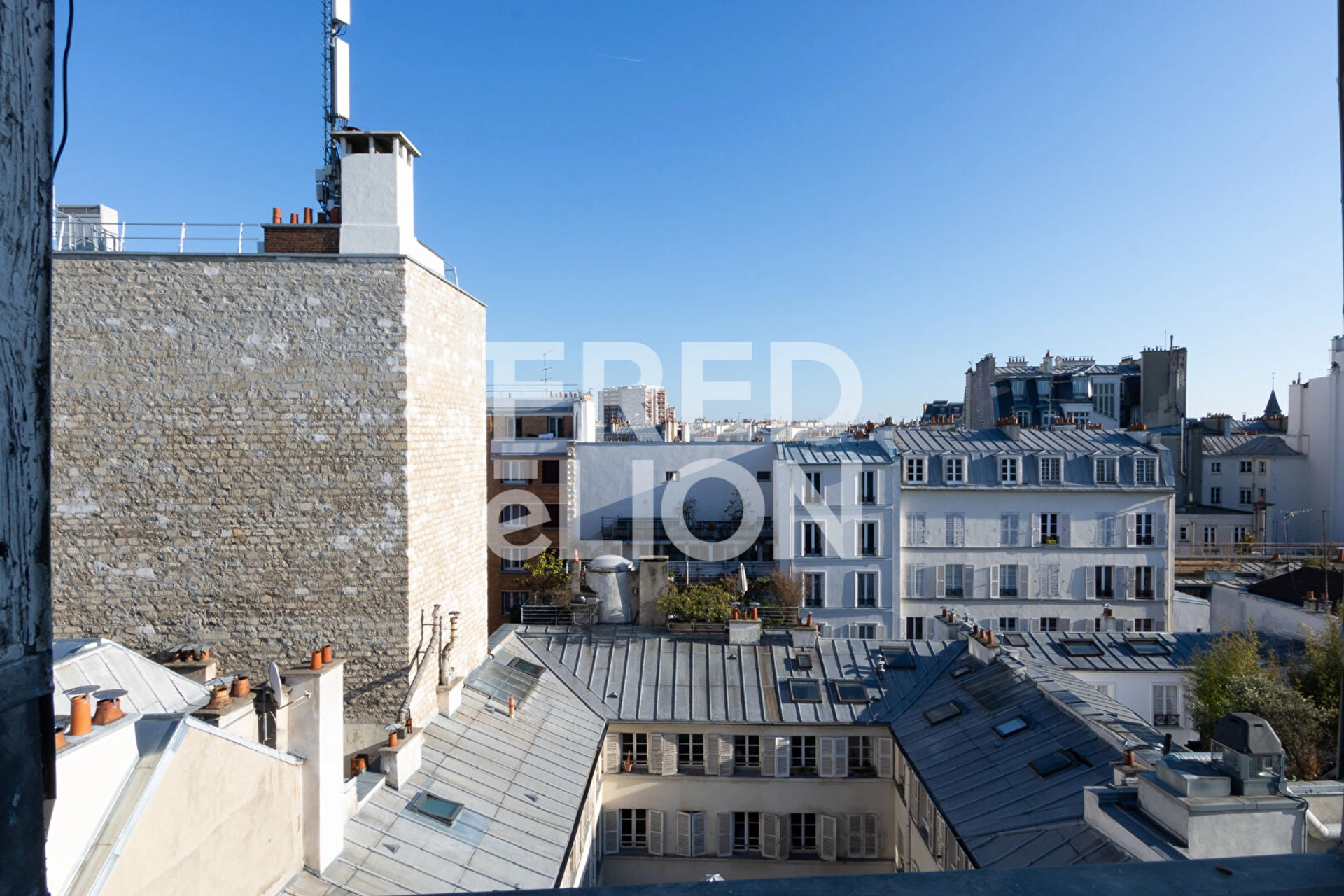 PARIS 10 - VILLAGE SAINT MARTIN 7