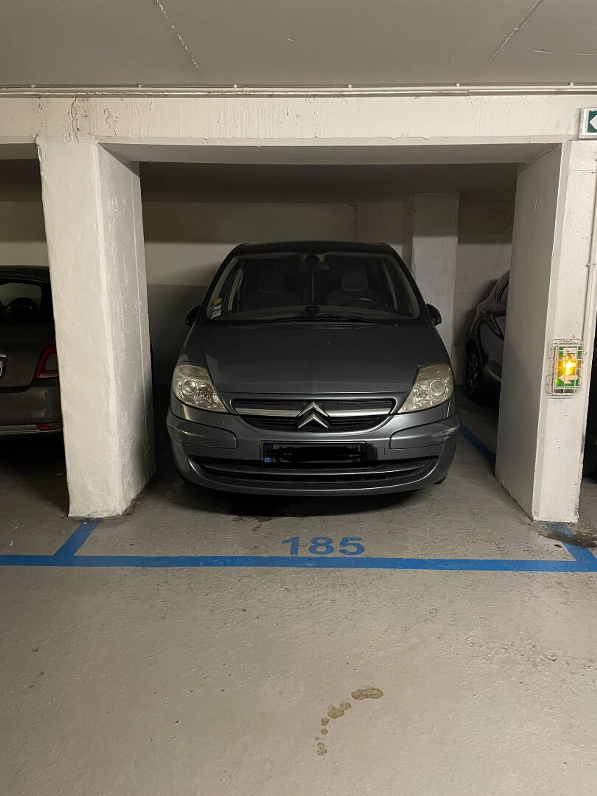 Parking , Paris 10, République 1