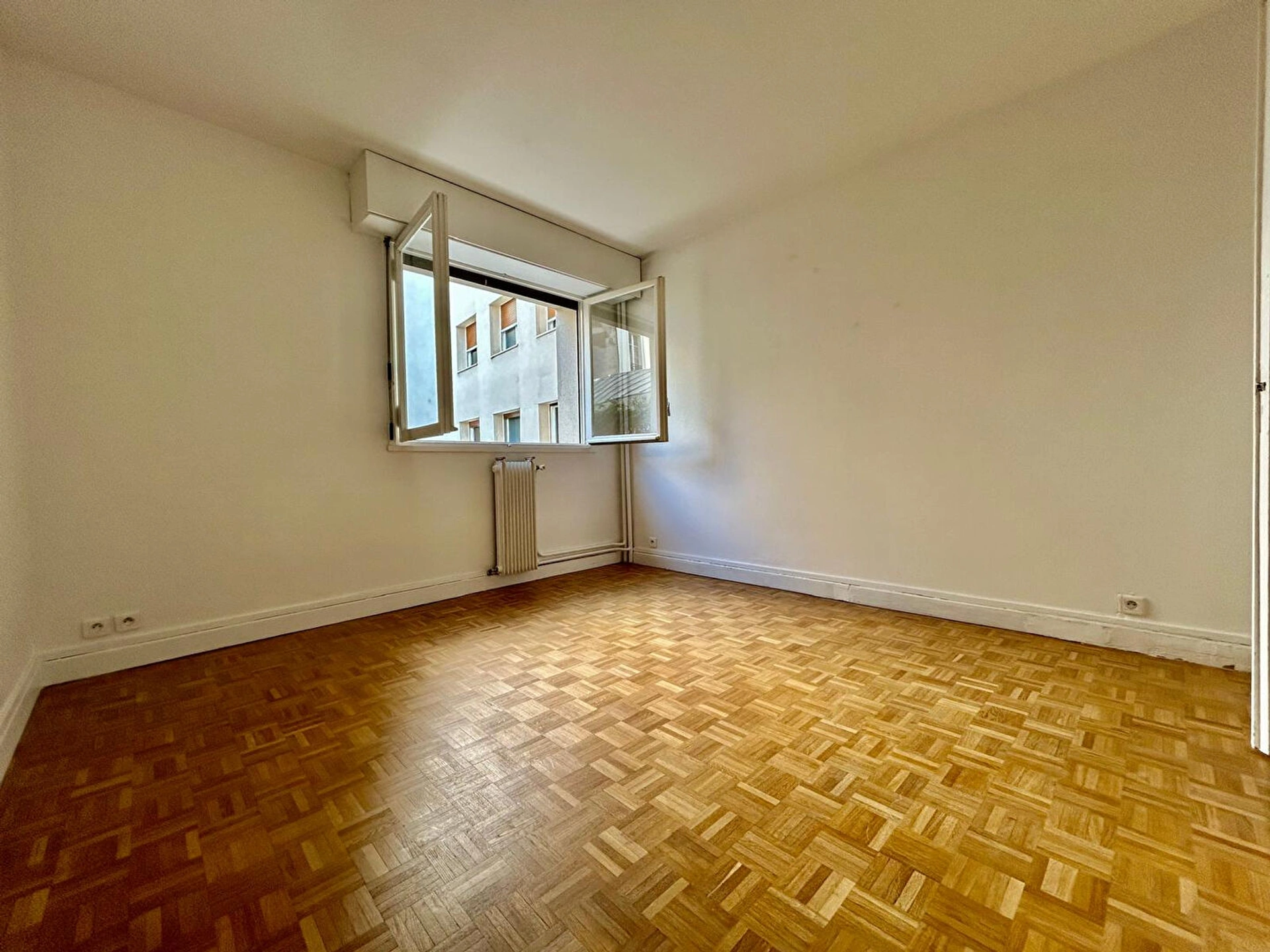 PARIS 10 - RUE D'HAUTEVILLE 2