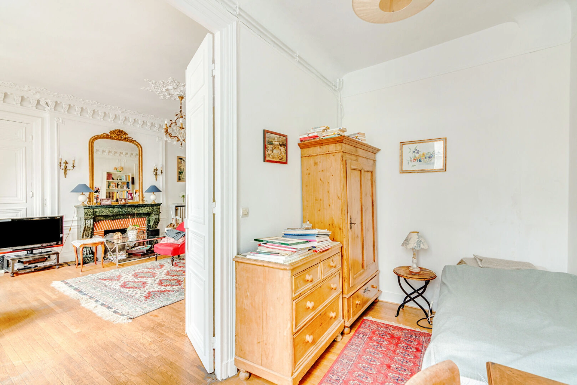 PARIS X - VILLAGE SAINT MARTIN 12