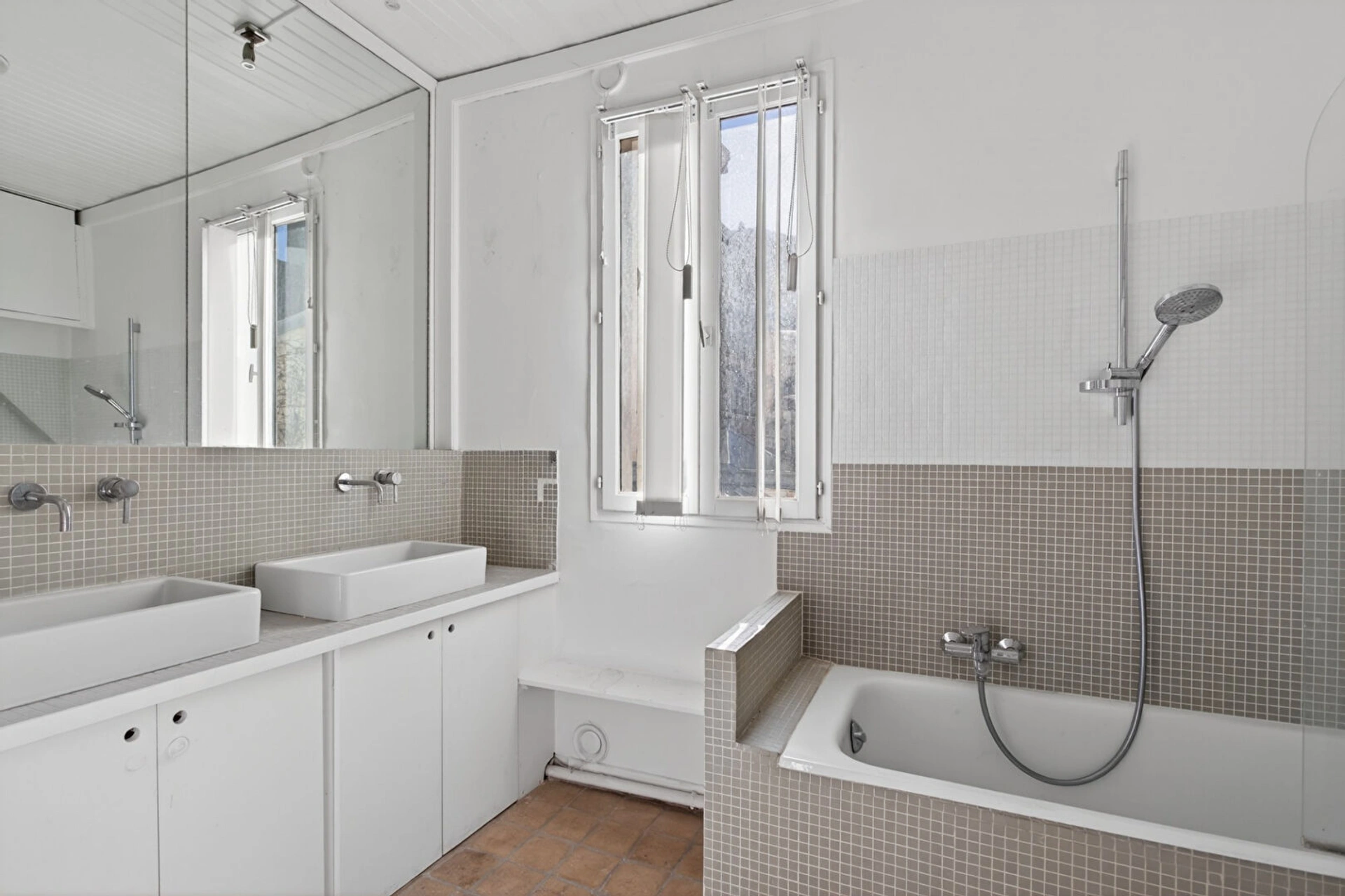 PARIS 10 - LOUIS BLANC 8