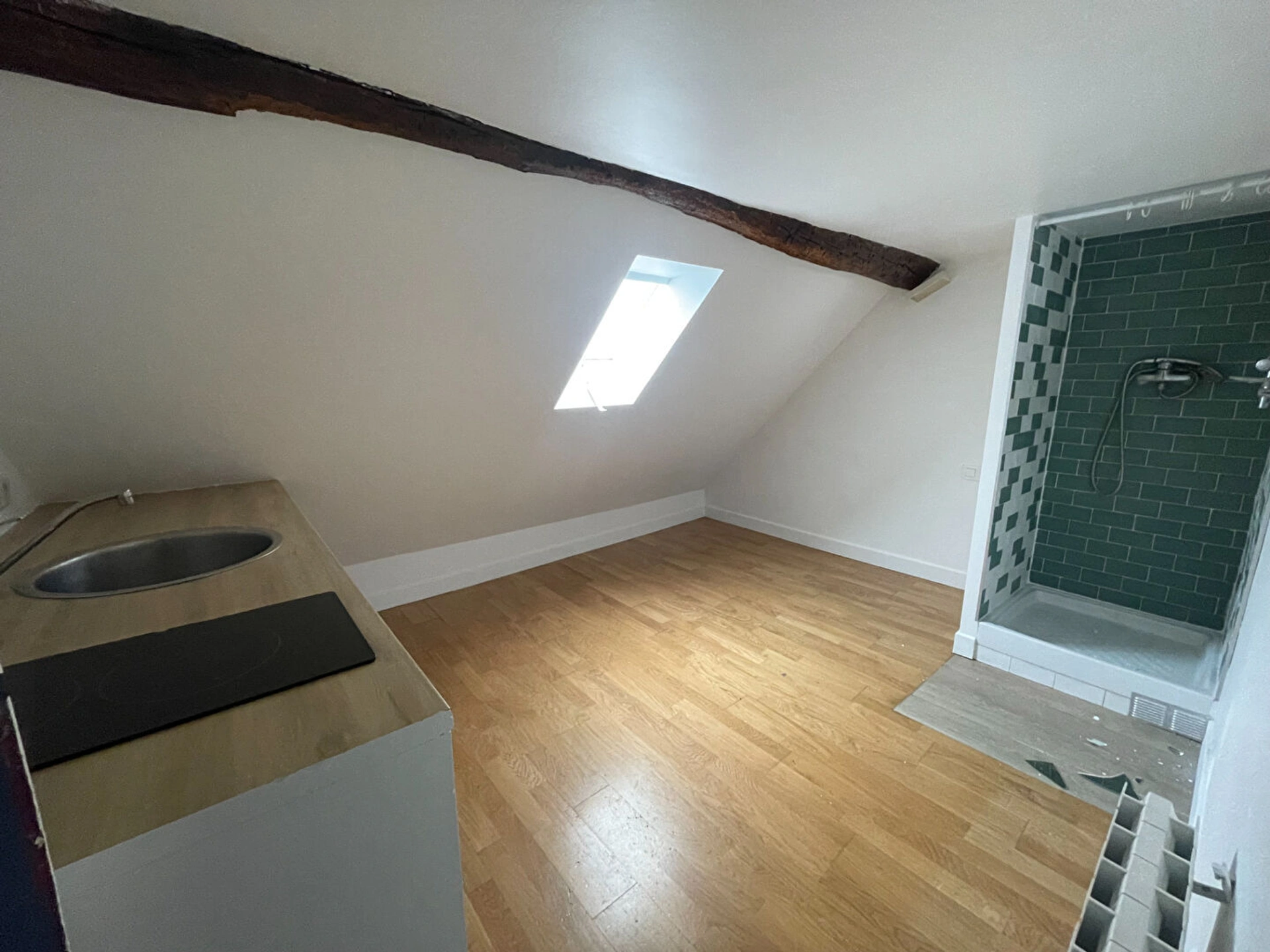 Studette, 5m², Faubourg St Denis 1