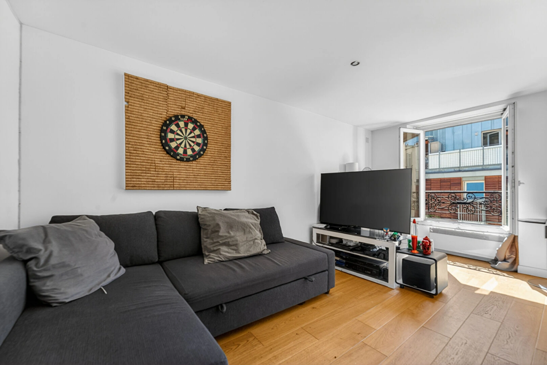 PARIS 10, CANAL SAINT MARTIN, STUDIO 17M2 1