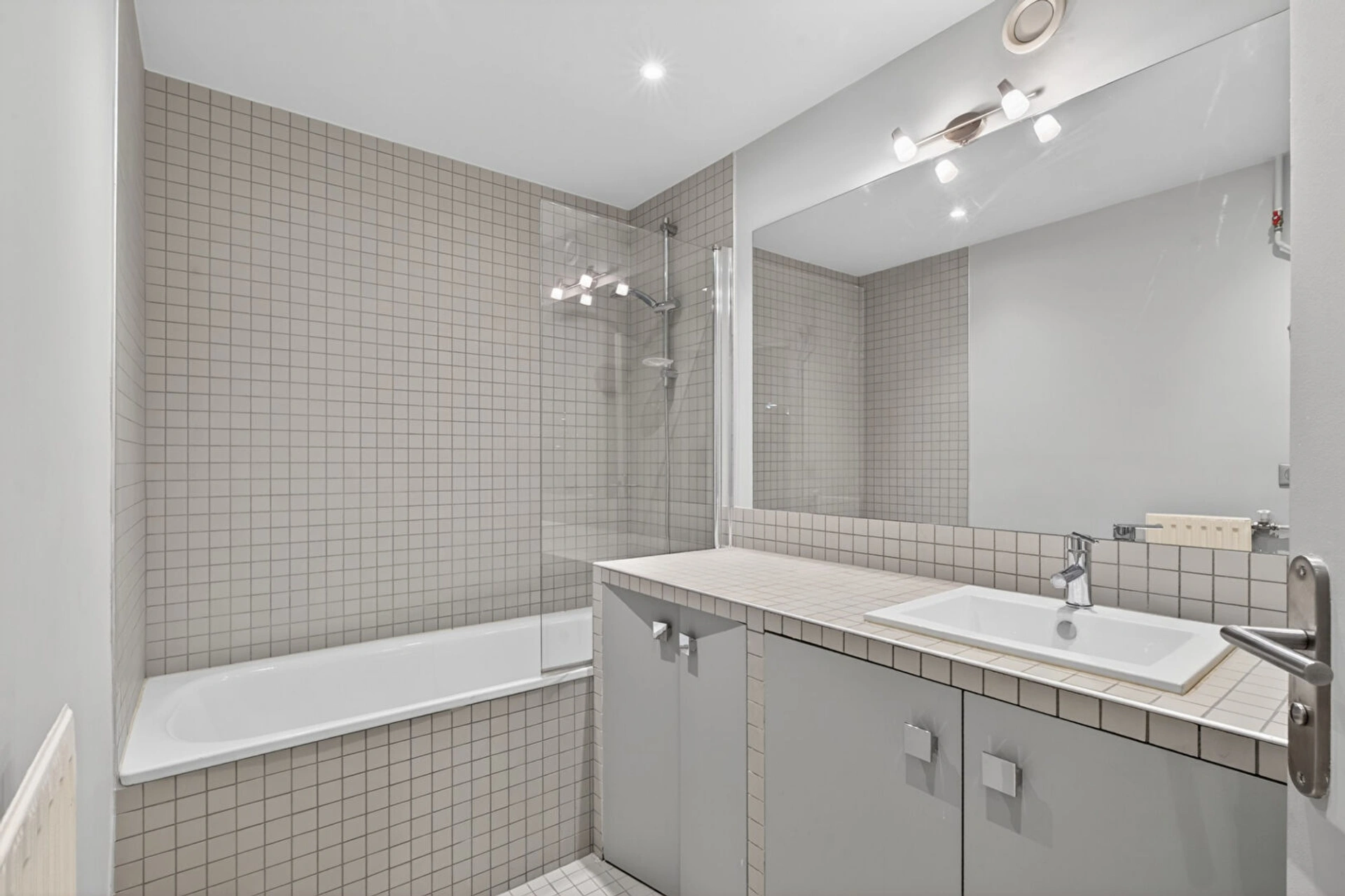 PARIS 19 - Porte des Lilas 12