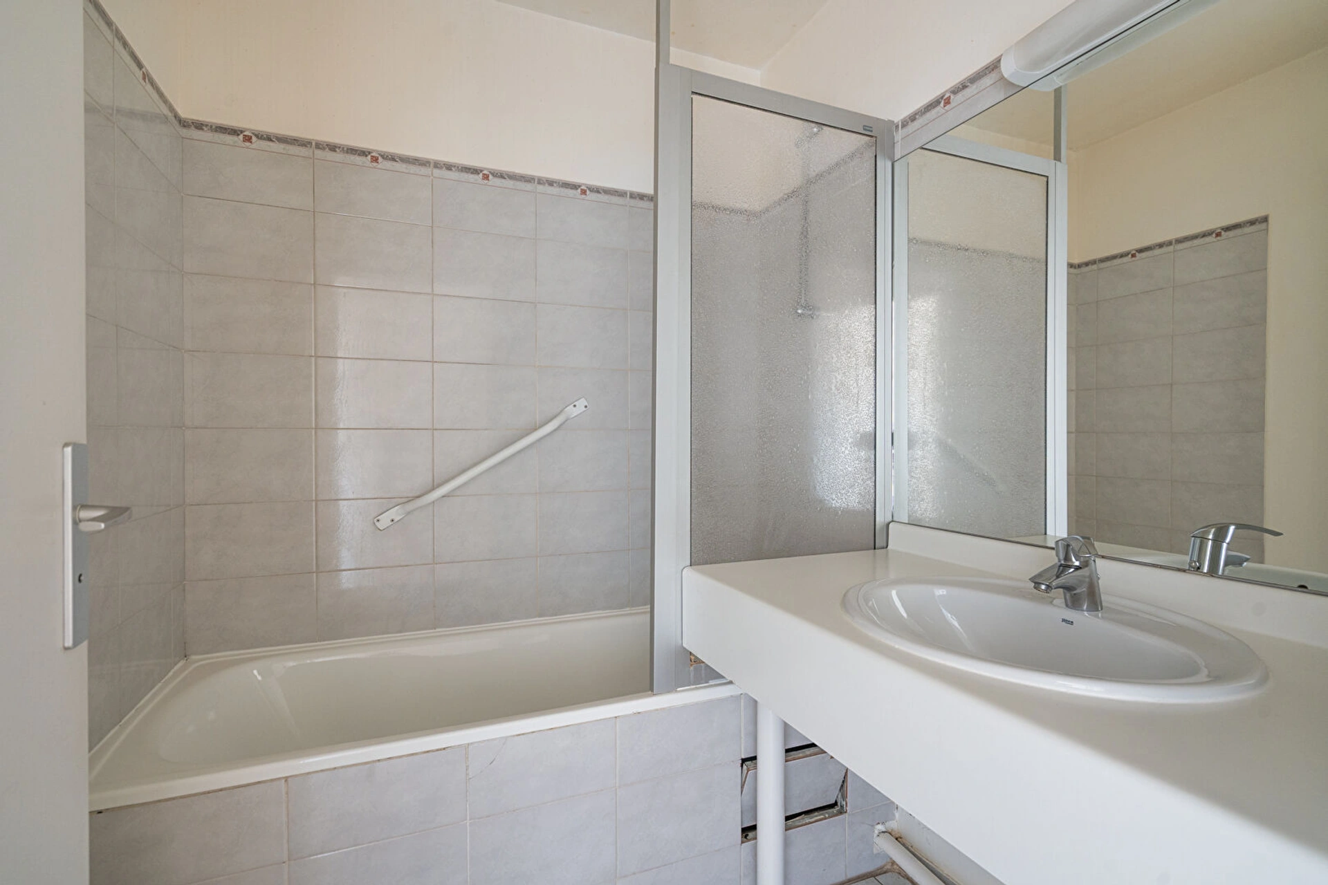 PARIS 75011 - RUE SAINT MAUR 8