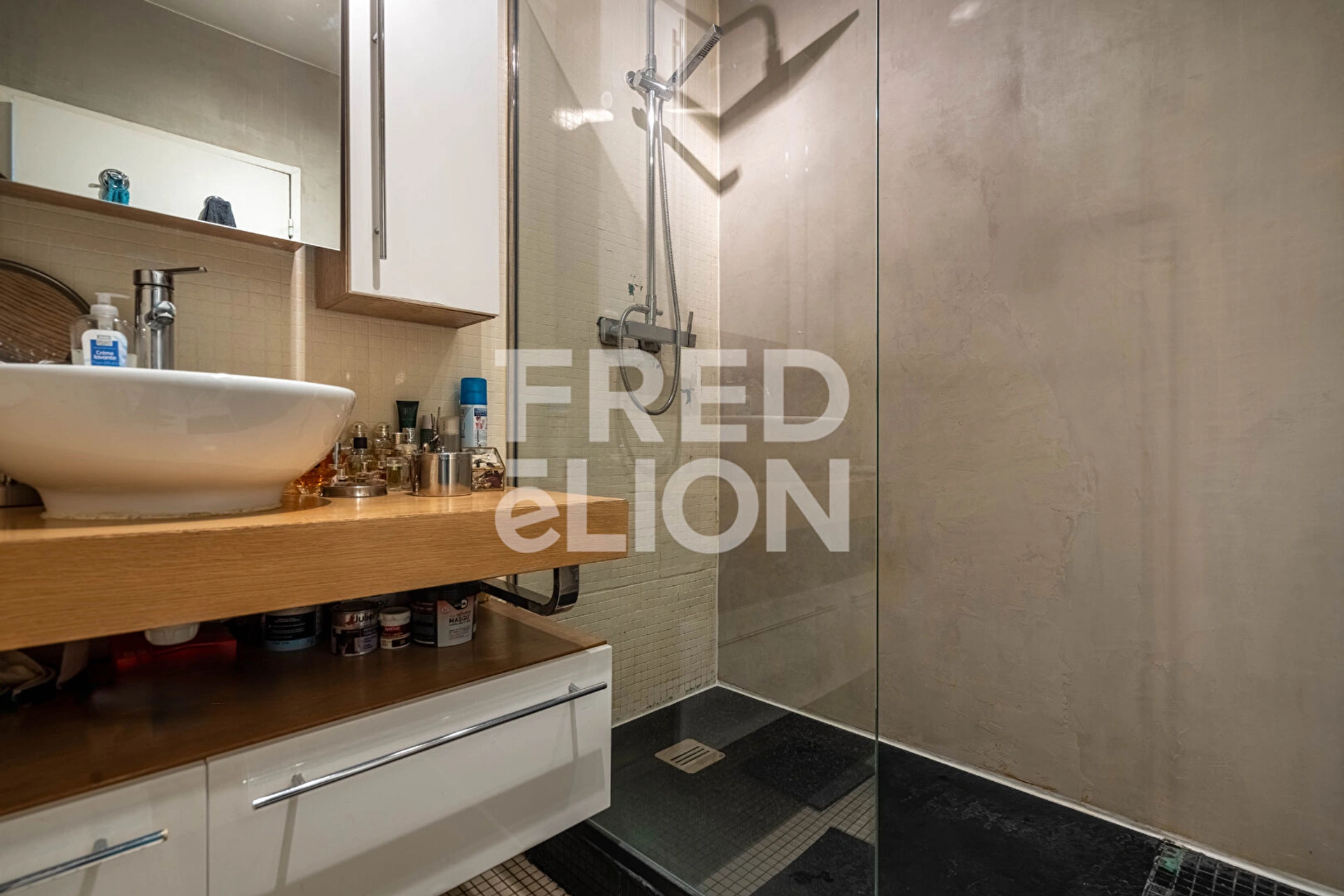 PARIS 75011 RUE OBERKAMPF 11