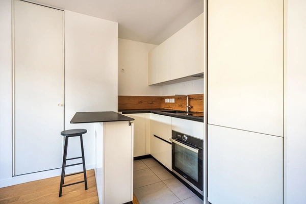 CLICHY 92110 RUE DE L'AVENIR 8