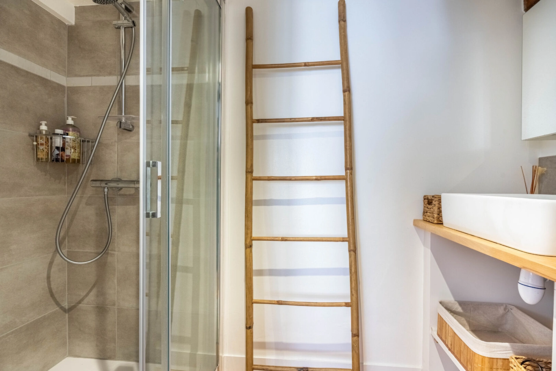 PARIS 11 - REPUBLIQUE 8