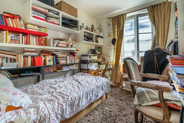 PARIS 11 - RUE MARGUERITE MORET 5
