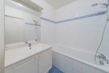 MONTREUIL - BAS MONTREUIL EST 8