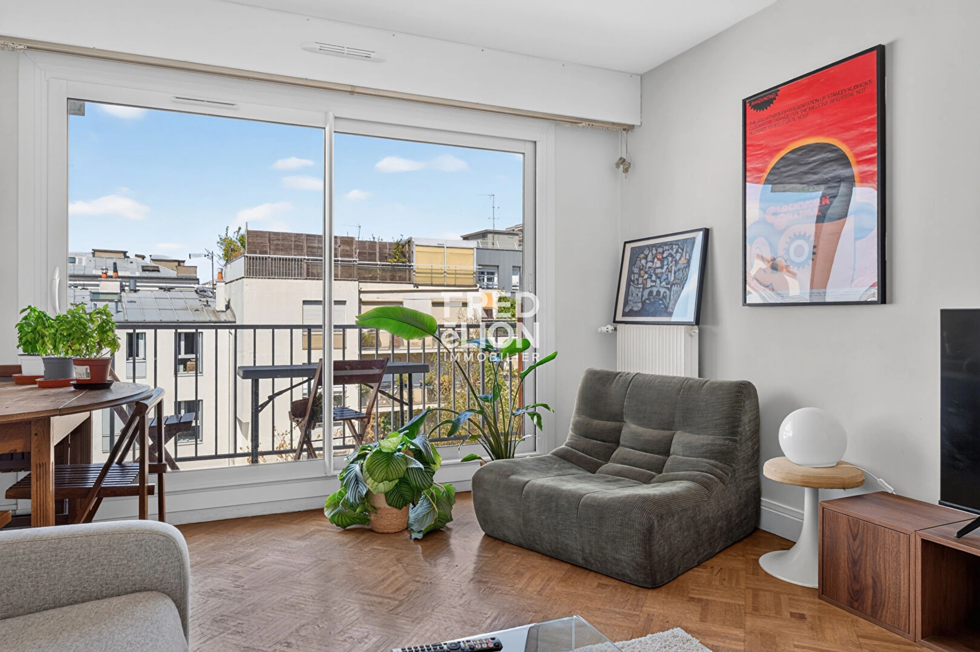 Appartement Paris 2 pièce(s) 49.23 m2 1