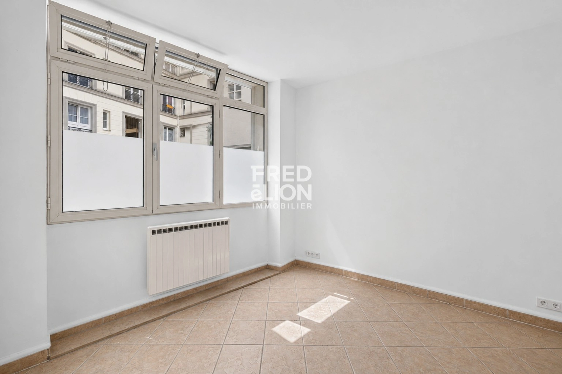 Appartement 2 pièces - PARIS 11EME - PROFESSION LIBERALE 5