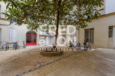 PARIS (11) - BOULEVARD DU TEMPLE - APPARTEMENT 2 Pièces 6