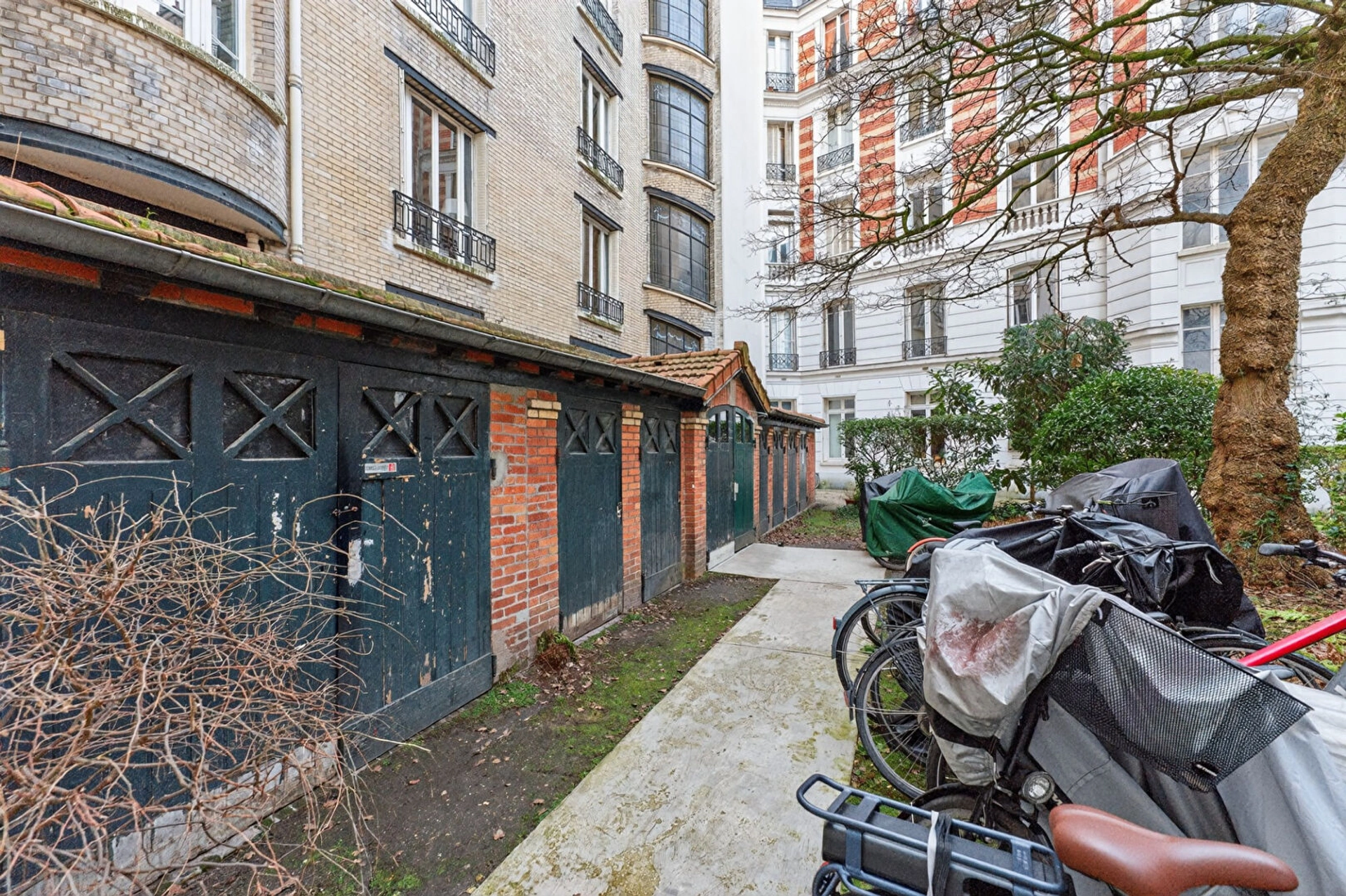 PARIS 16 - MUETTE 16