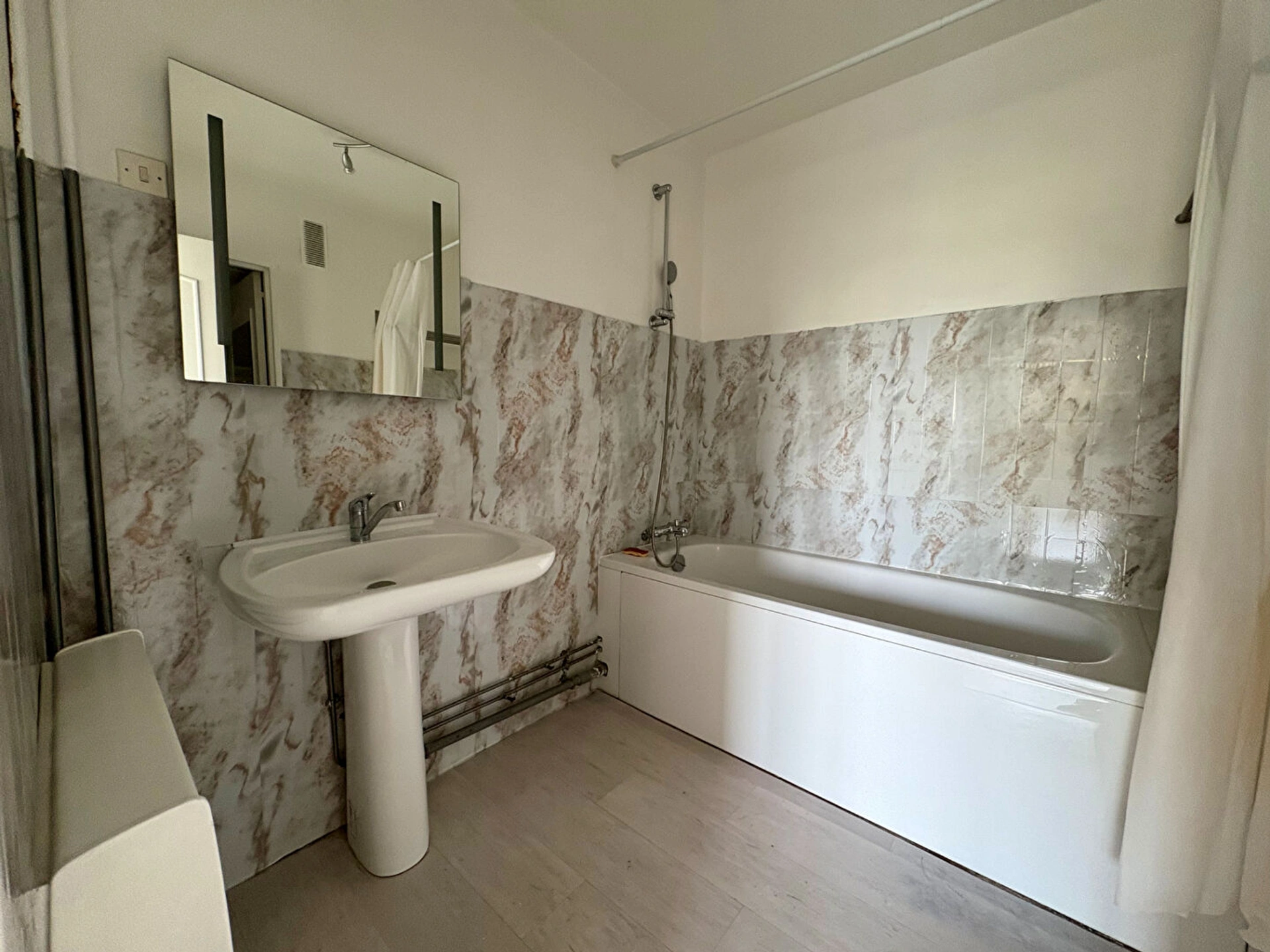 LE PLESSIS BOUCHARD  - LE CLOS SAINT GEORGES 13