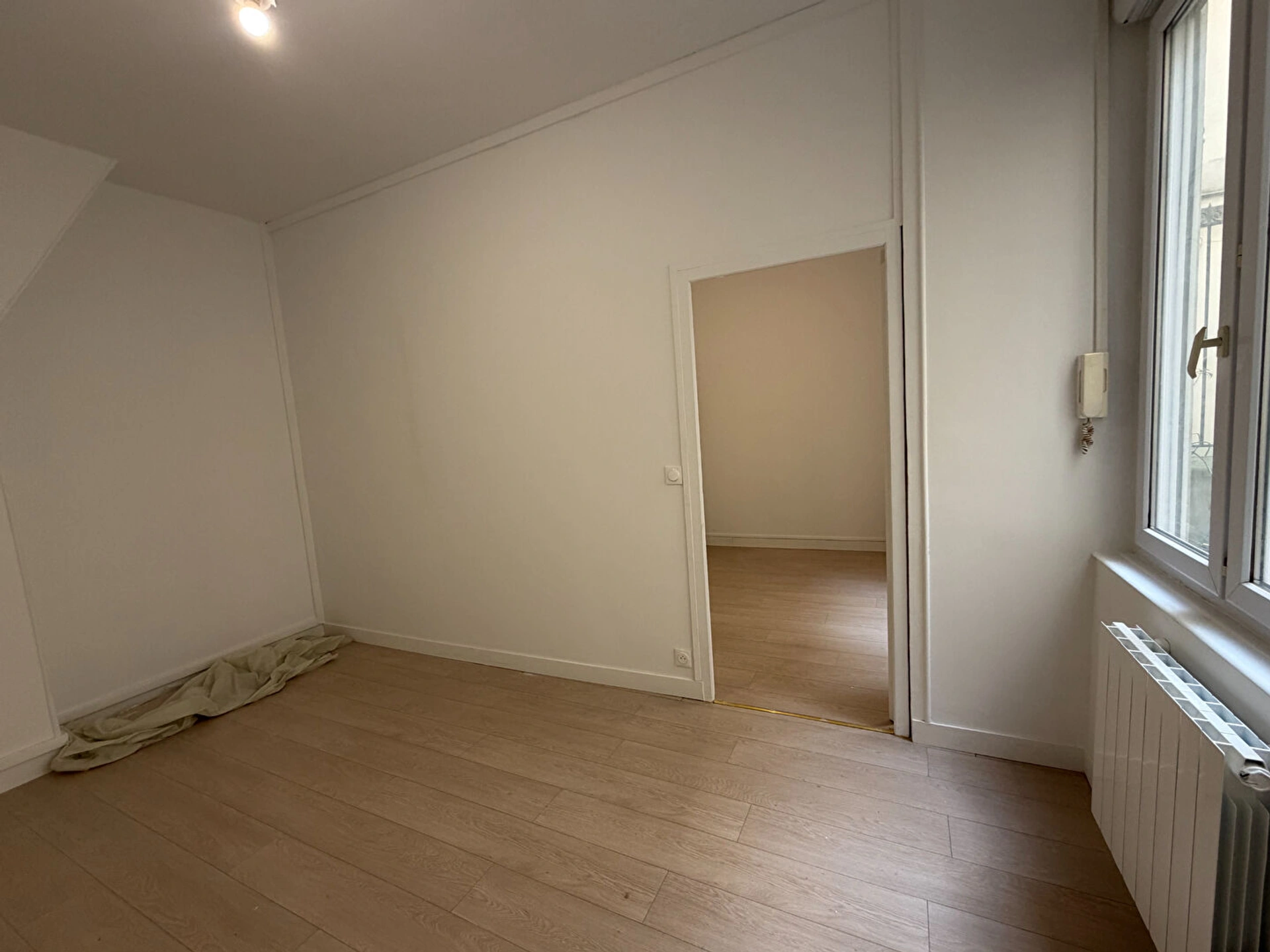 LOCAL COMMERCIAL - CHATEAU LANDON 5