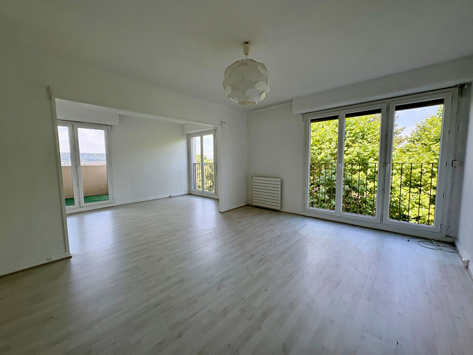 LE PLESSIS BOUCHARD  - LE CLOS SAINT GEORGES 3