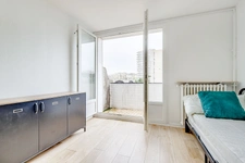 CHATILLON - PARC ANDRÉ MALRAUX.- STUDIO AVEC BALCON . 6