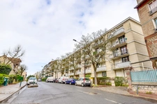 CHATILLON - PARC ANDRÉ MALRAUX.- STUDIO AVEC BALCON . 16