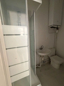 LOCAL COMMERCIAL - CHATEAU LANDON 9