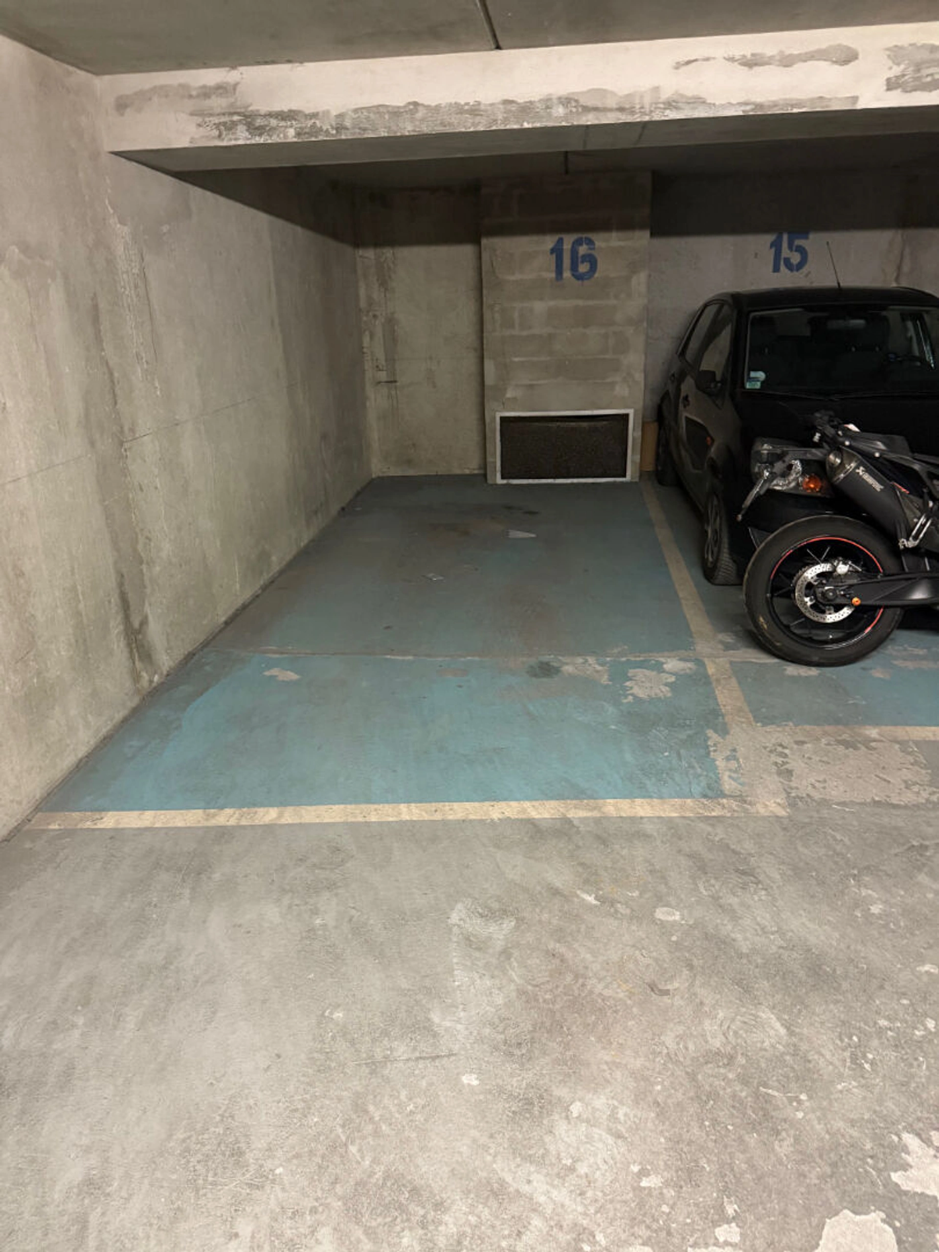 PARIS - DIDOT - PARKING 4