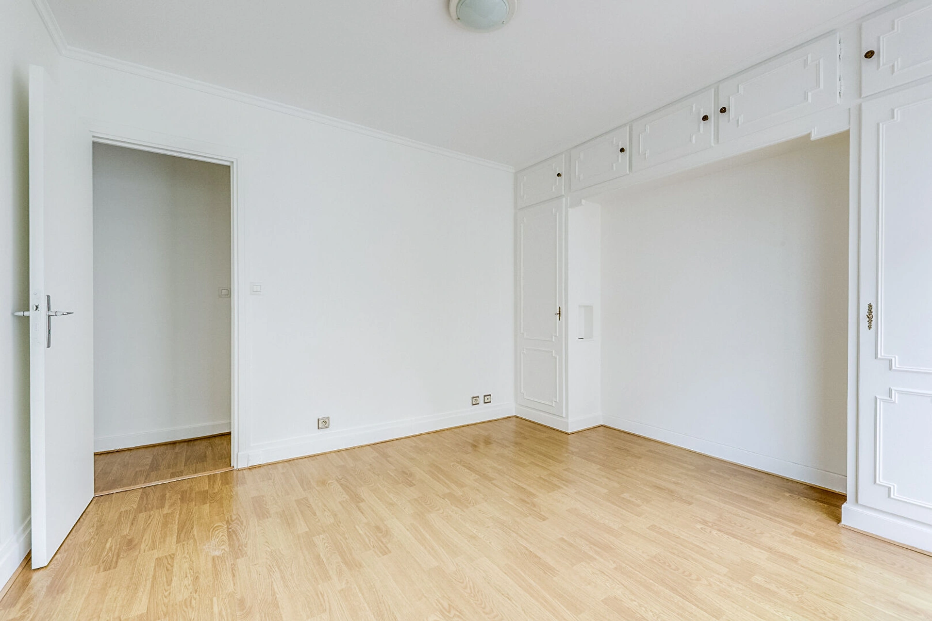 PARIS 14 - MOUTON DUVERNET 11