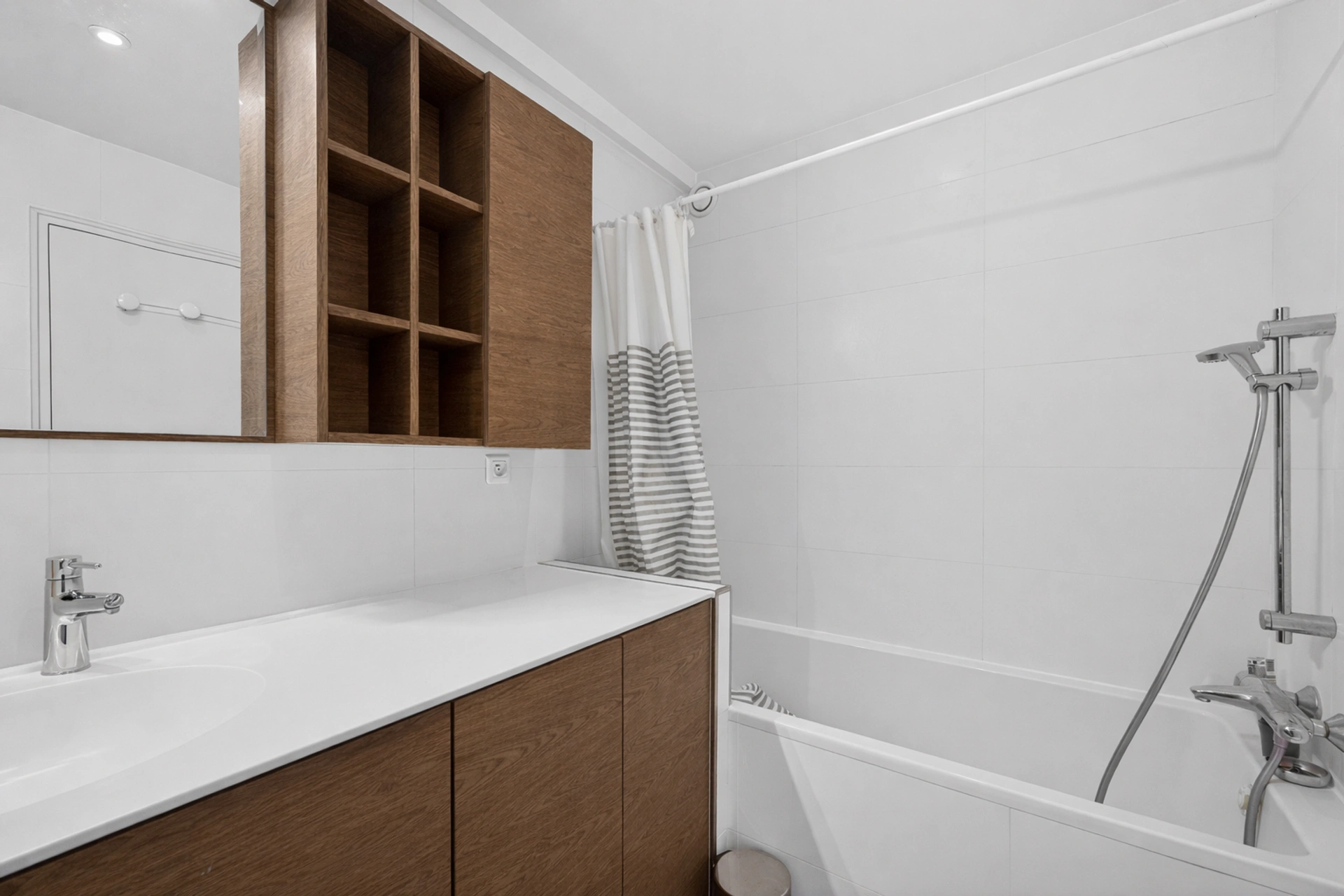 PARIS 15 - VOLONTAIRES 8