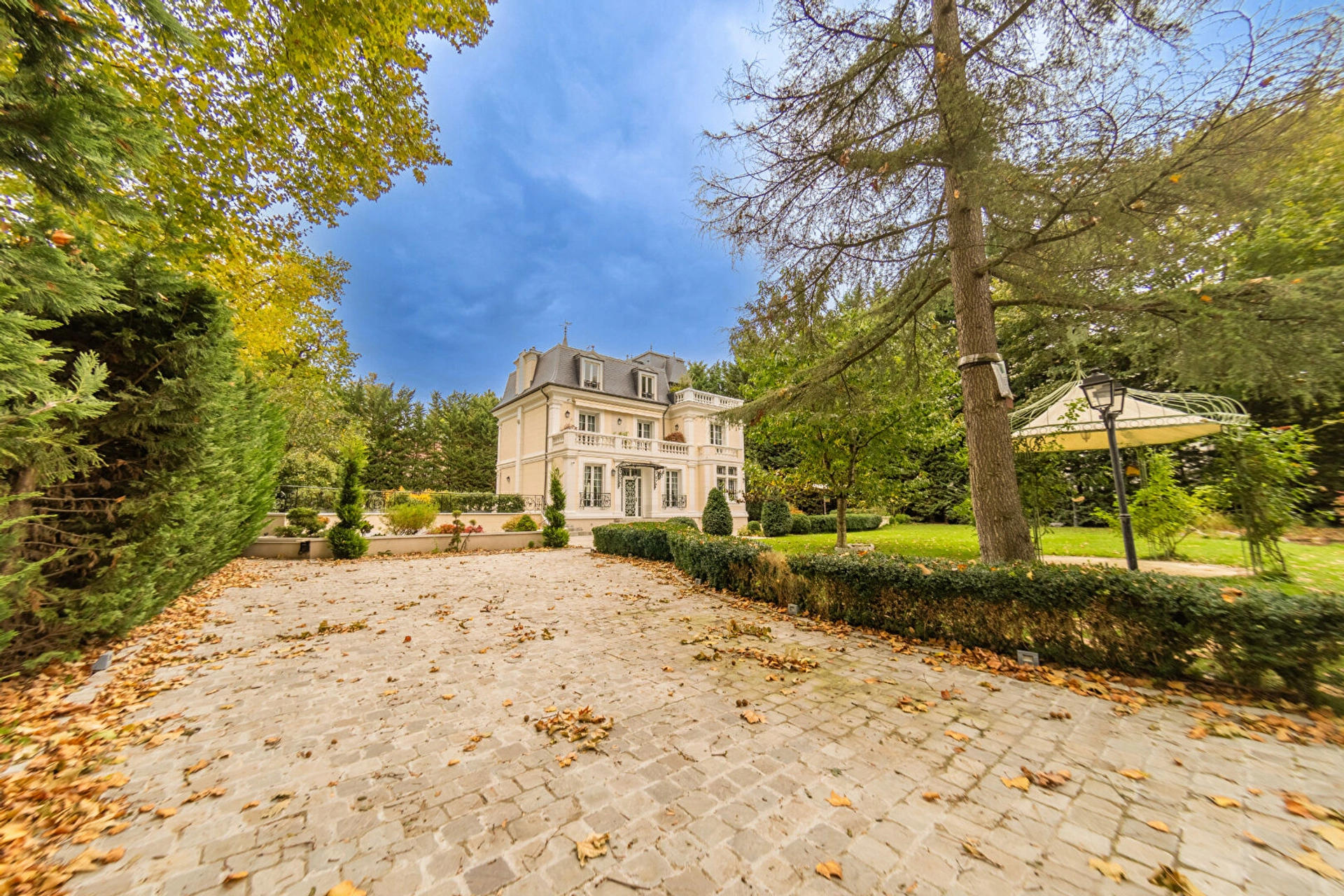 Maison  9 pièce(s) 430 m2 8