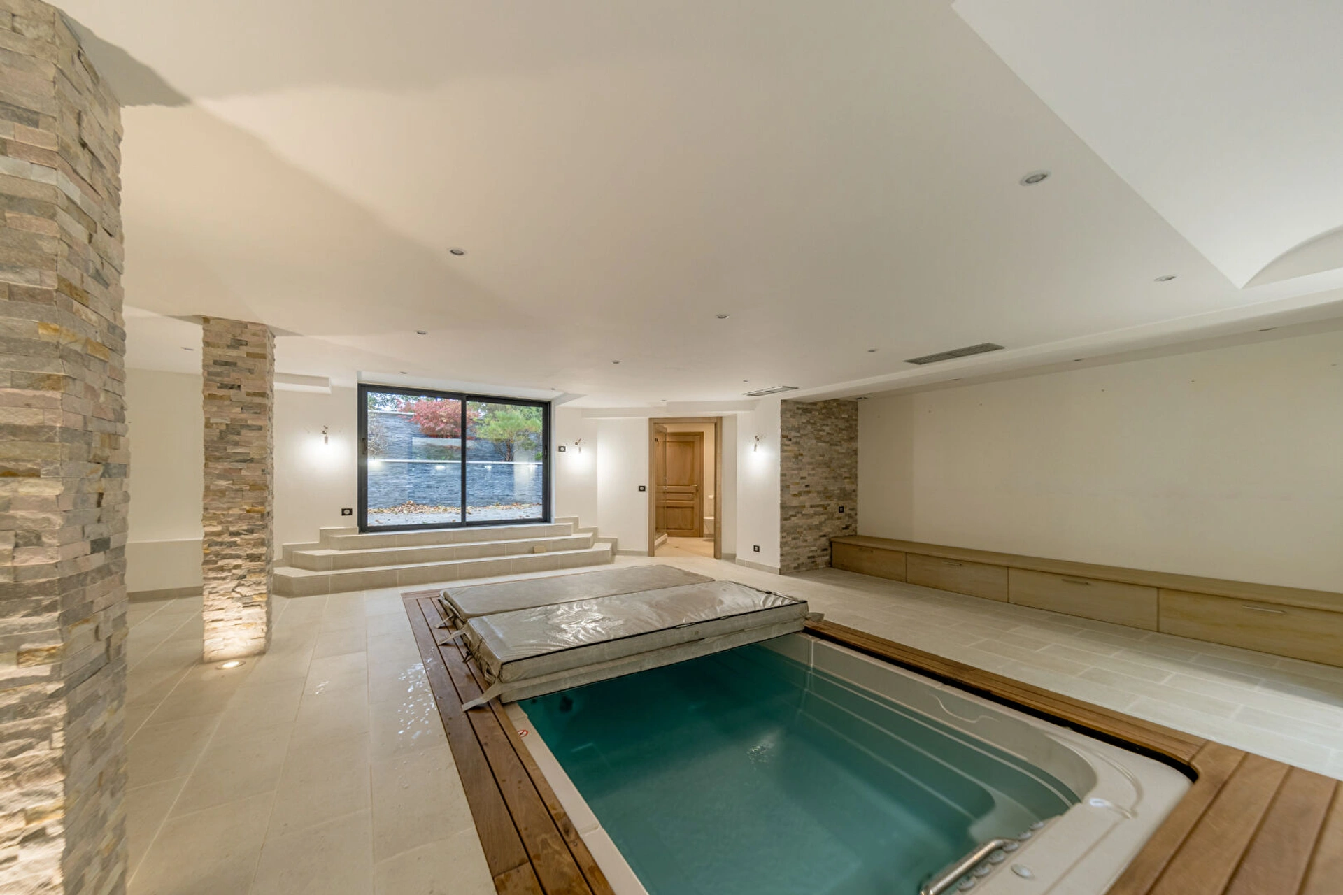 Maison  9 pièce(s) 430 m2 18