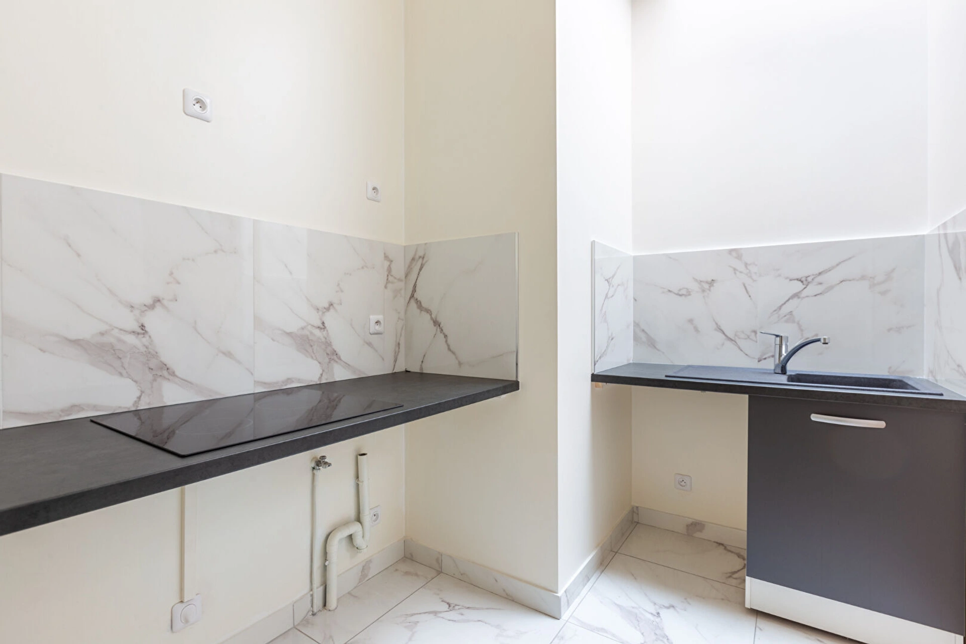 PARIS 15E - SAINT CHARLES - CONVENTION - MURS 6