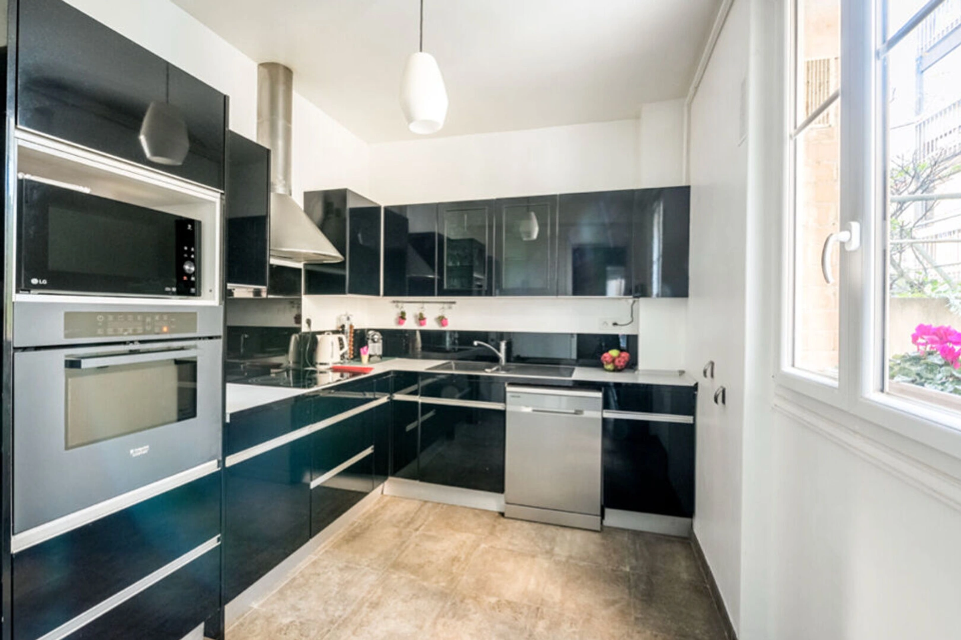 PARIS 15 - COMMERCE 6