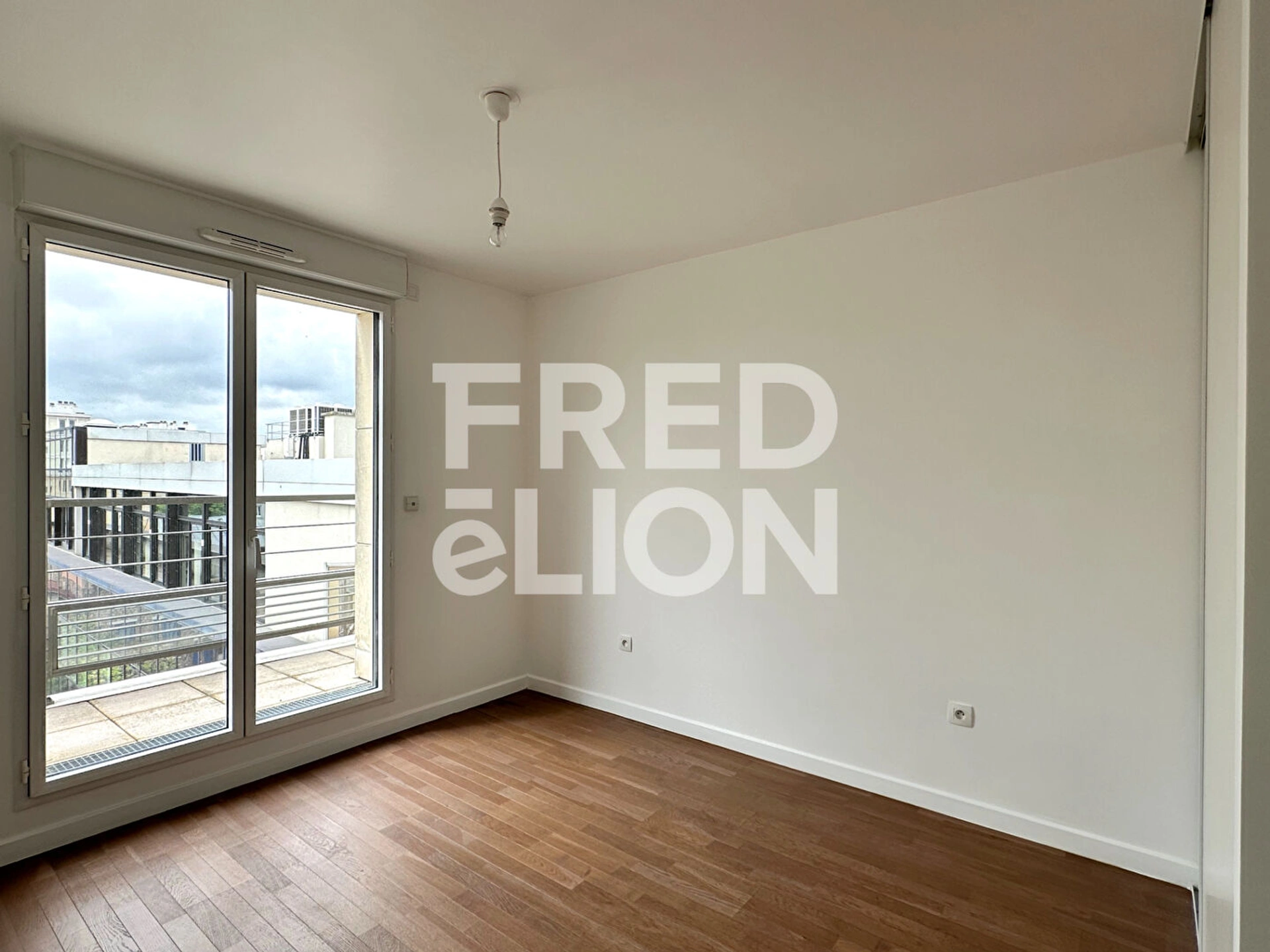 F2 loué vide - Montrouge - Place Jules Ferry 9