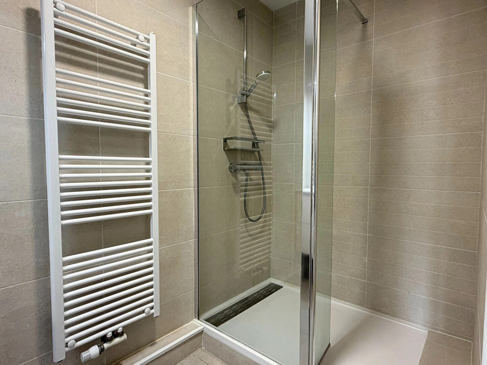 F3 loué meublé - Villa des Cerisiers - Issy-les-Moulineaux 13