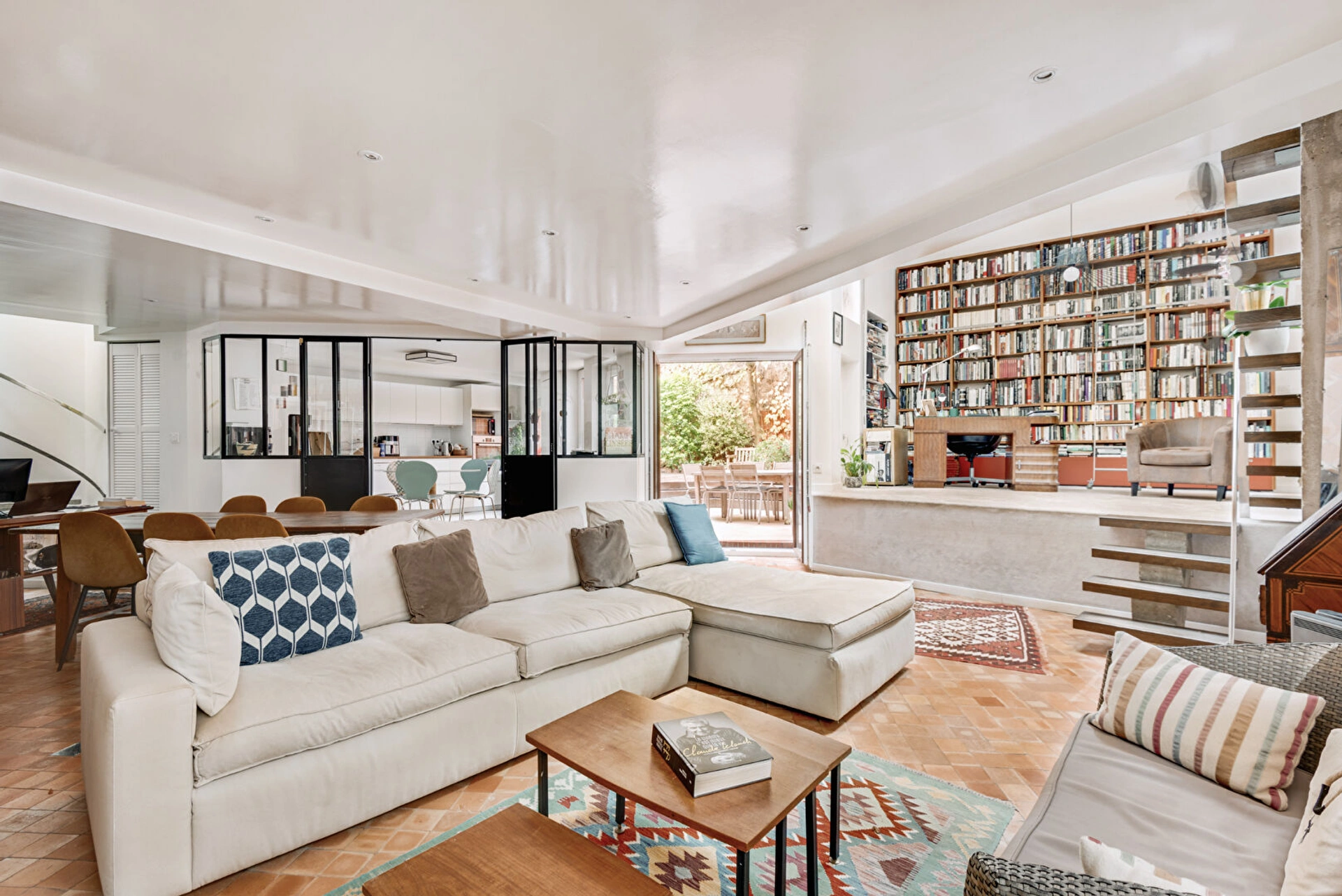 PARIS 15E - COMMERCE 2