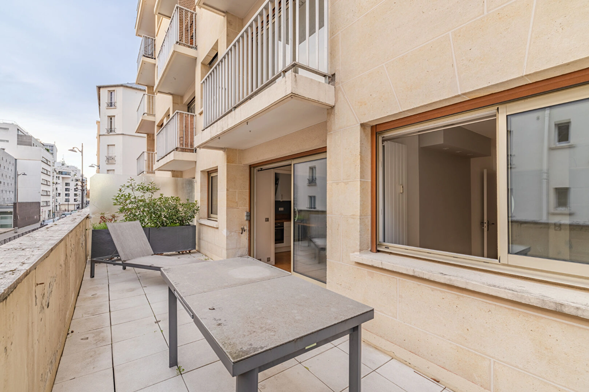 PARIS 15E - SAINT CHARLES 1