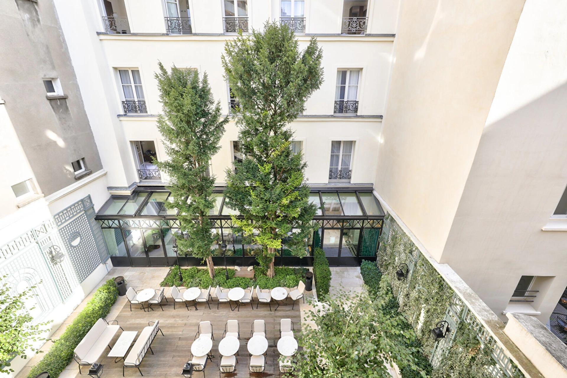 PARIS 8E - GEORGE V 14