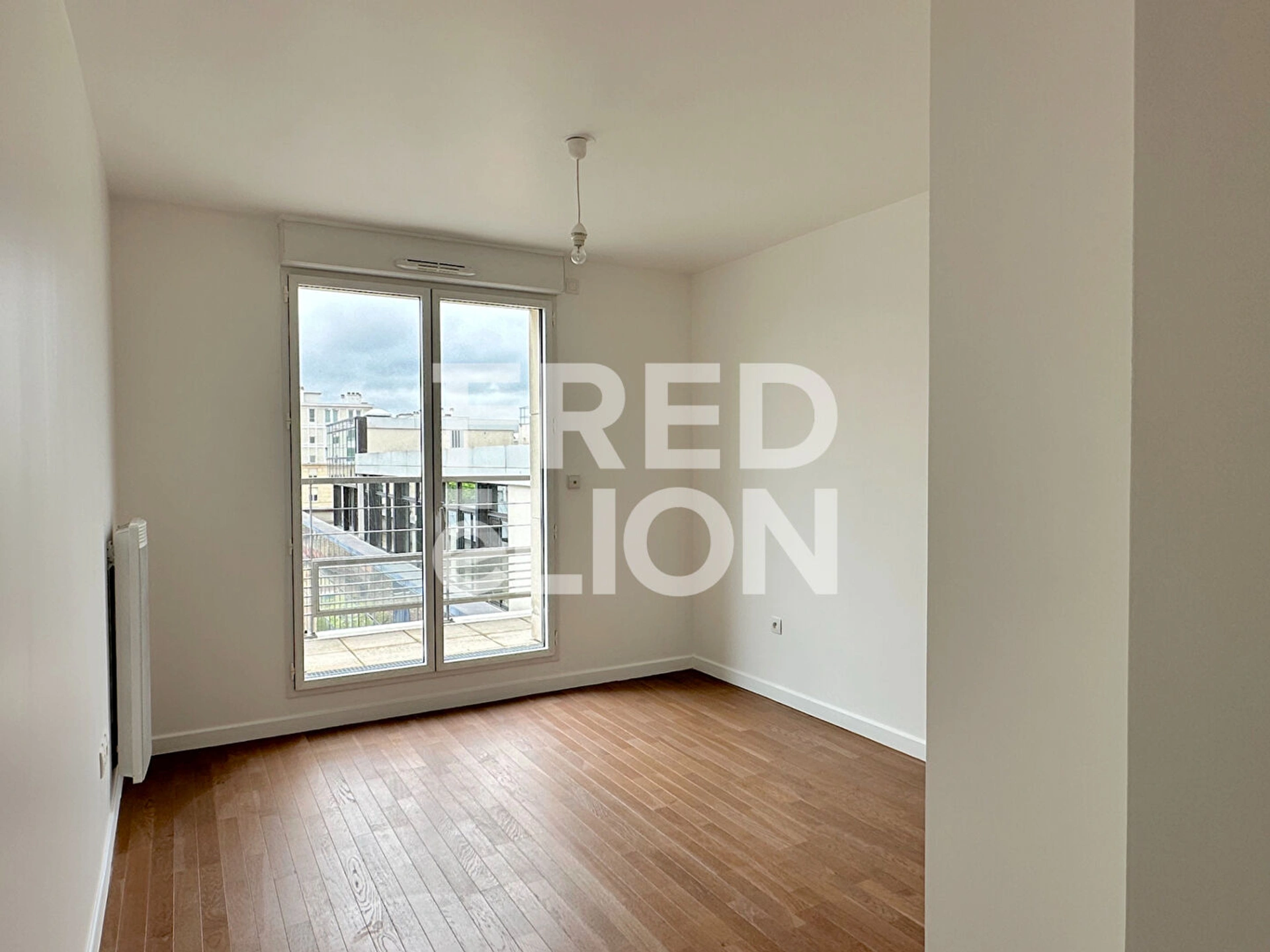 F2 loué vide - Montrouge - Place Jules Ferry 8