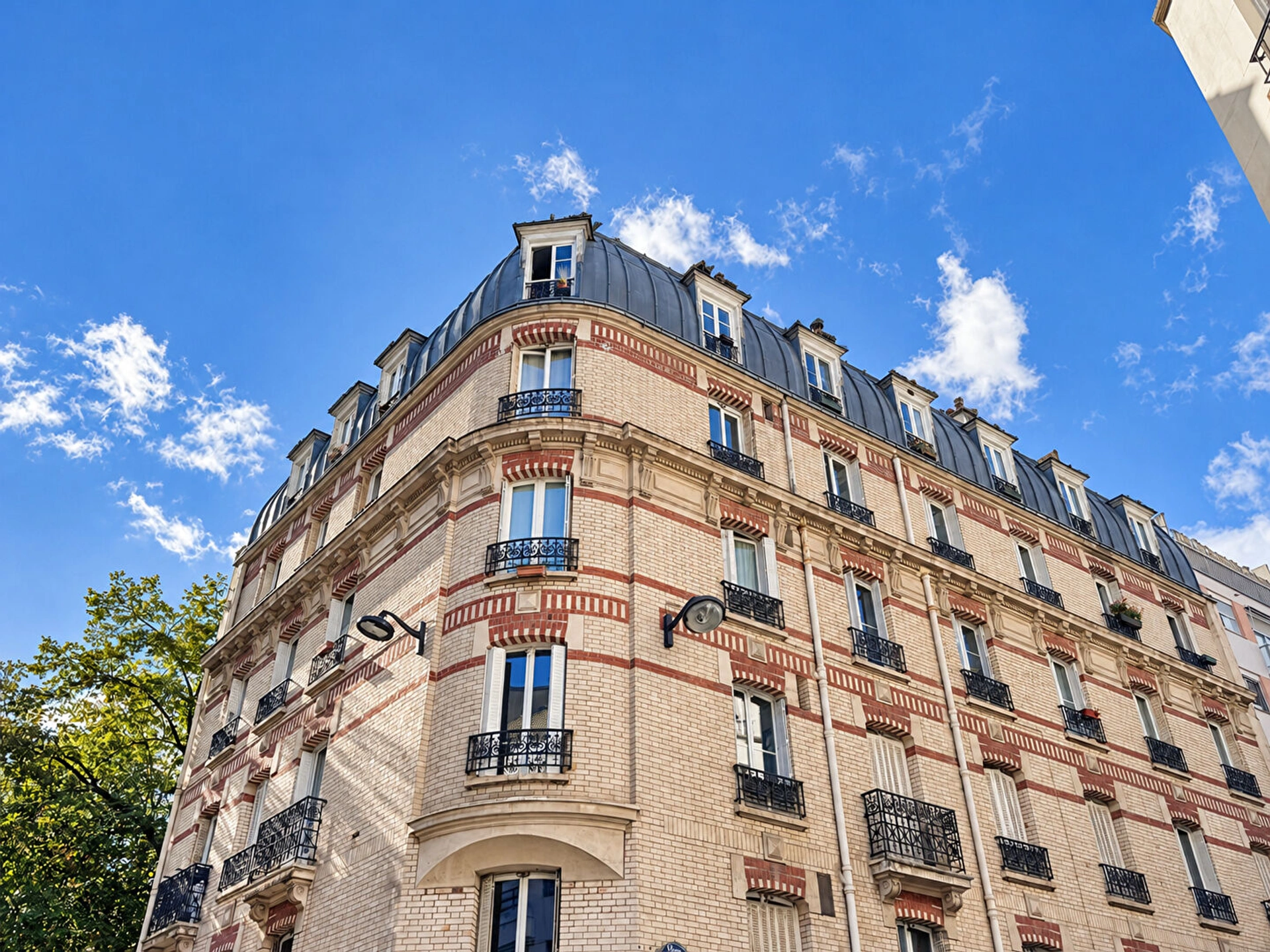 F2 loué meublé - Paris XV - Rue Sébastien Mercier 9