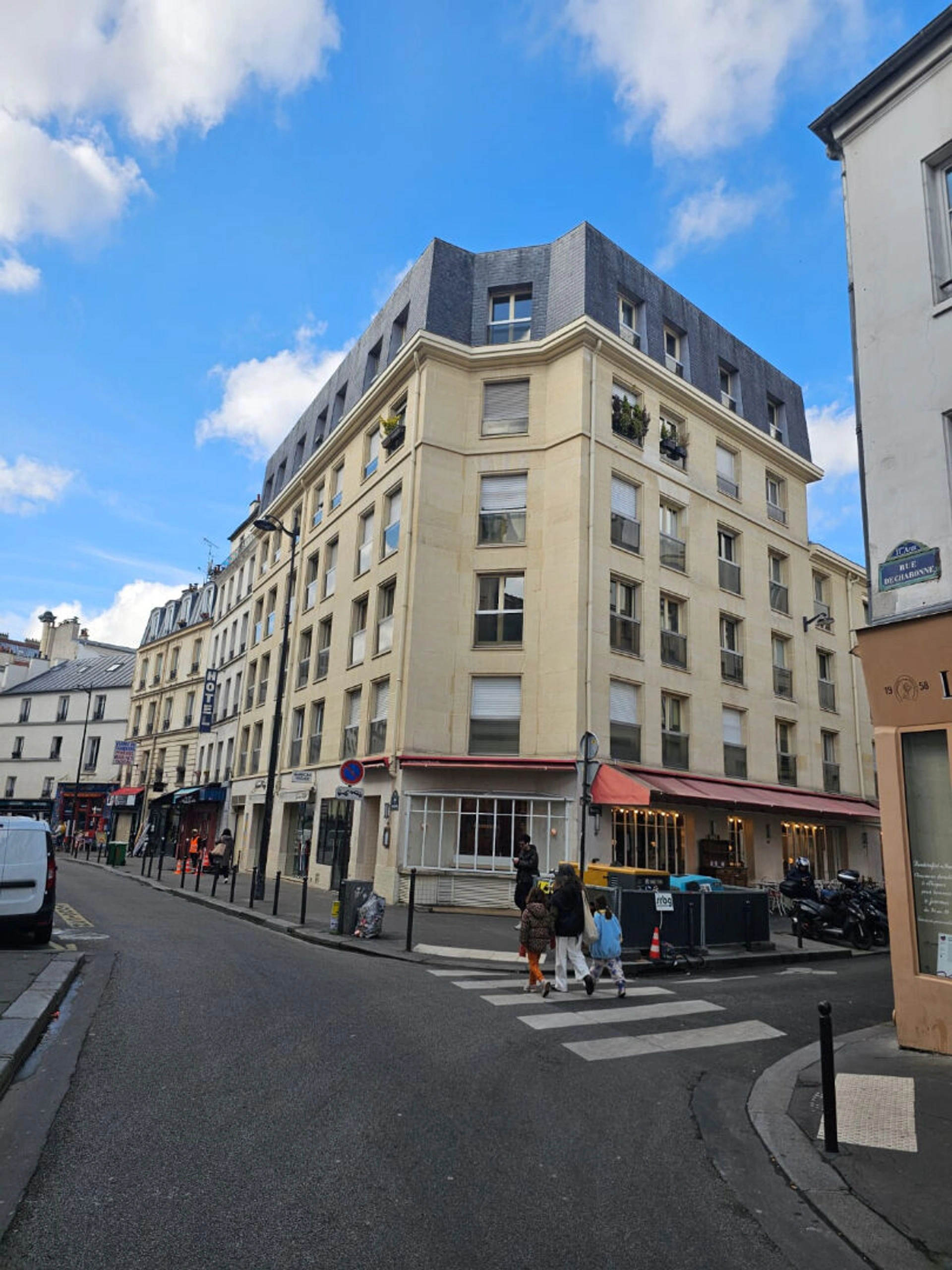 PARIS 11E - CHARONNE 8