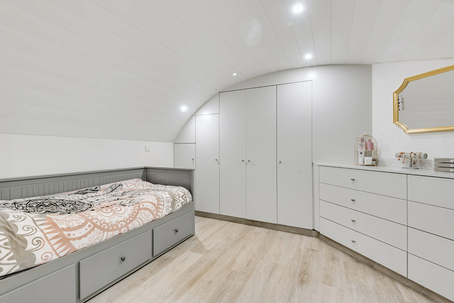 PARIS 15E - SAINT CHARLES 10