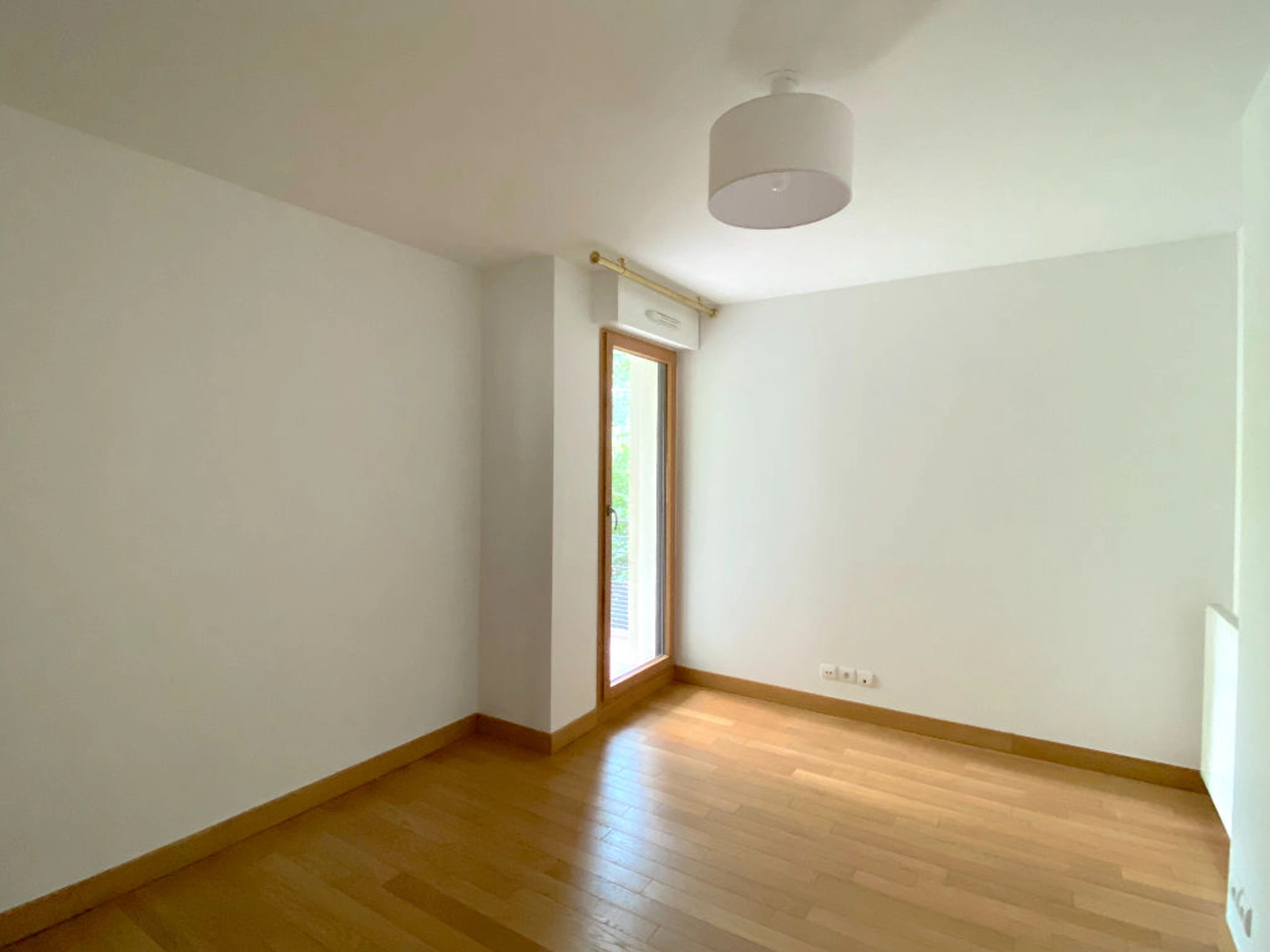 F4 loué vide - Paris XV - Rue Saint-Charles 11