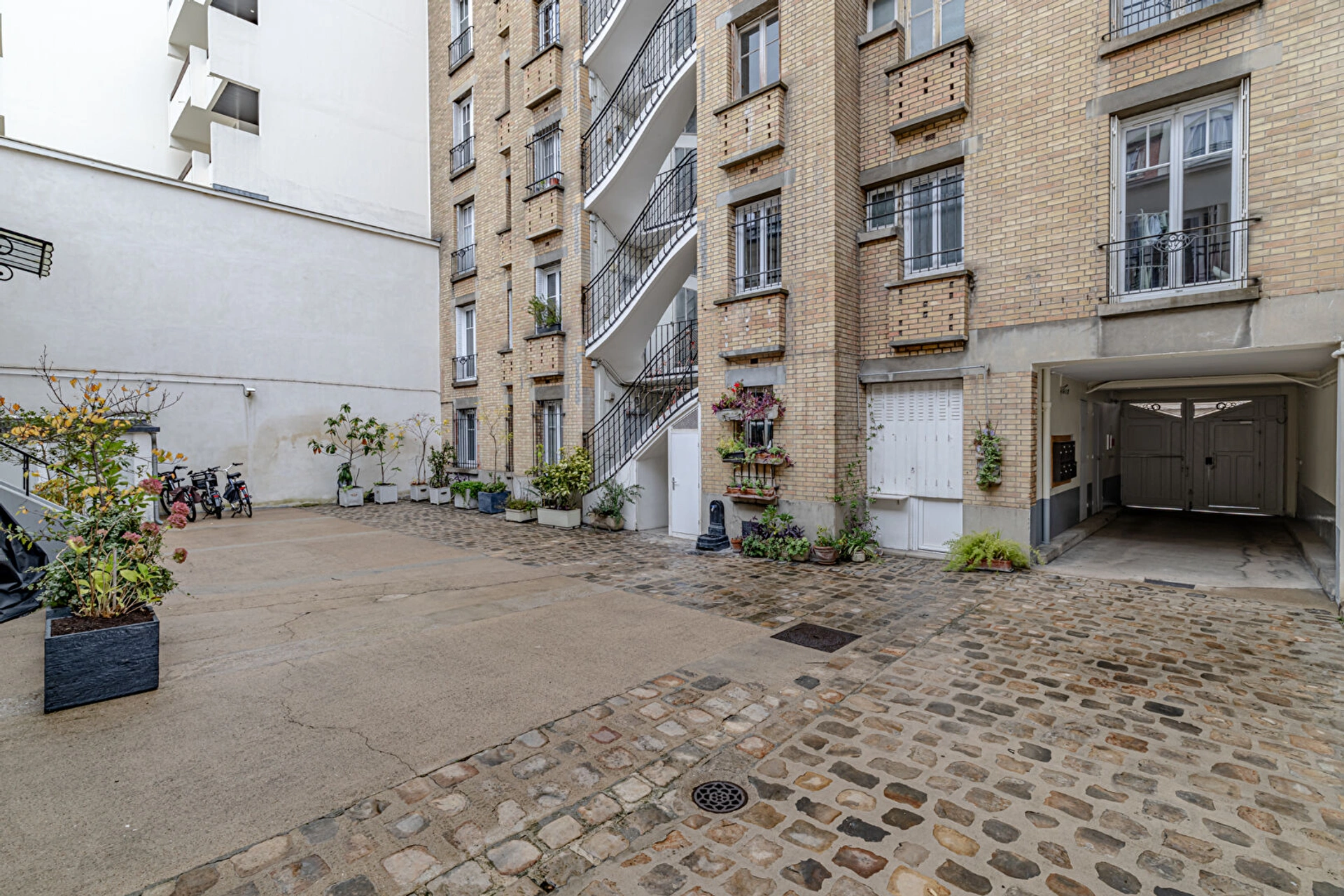 PARIS 15e - THEATRE 7