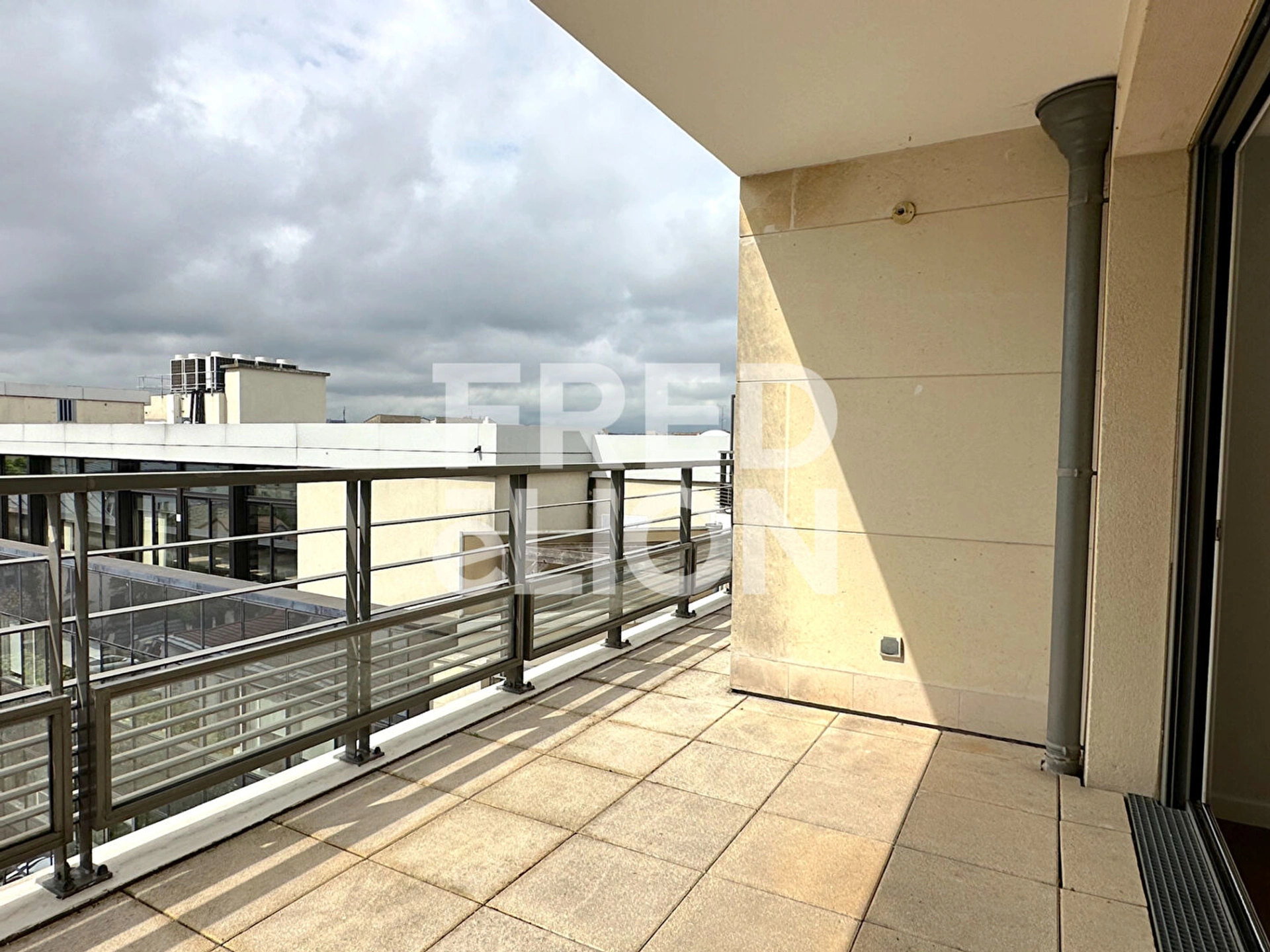 F2 loué vide - Montrouge - Place Jules Ferry 4