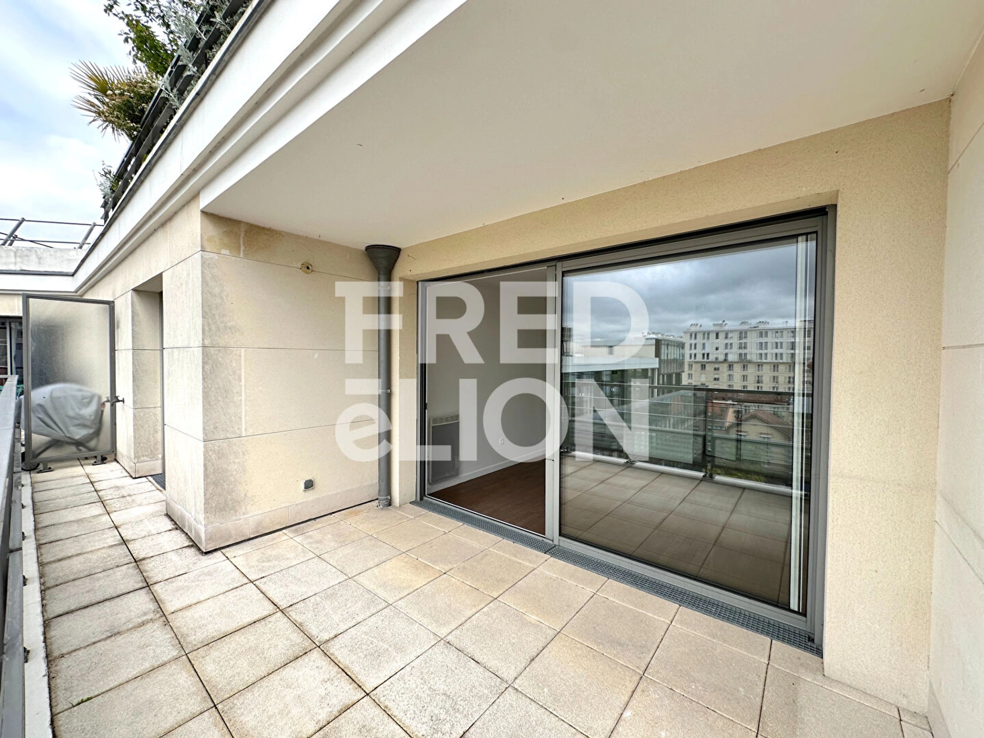 F2 loué vide - Montrouge - Place Jules Ferry 1