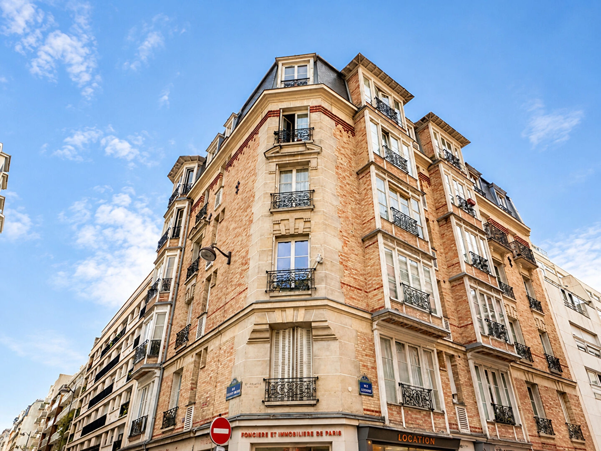 PARIS 15E - SAINT-CHARLES / CHARLES-MICHELS 4