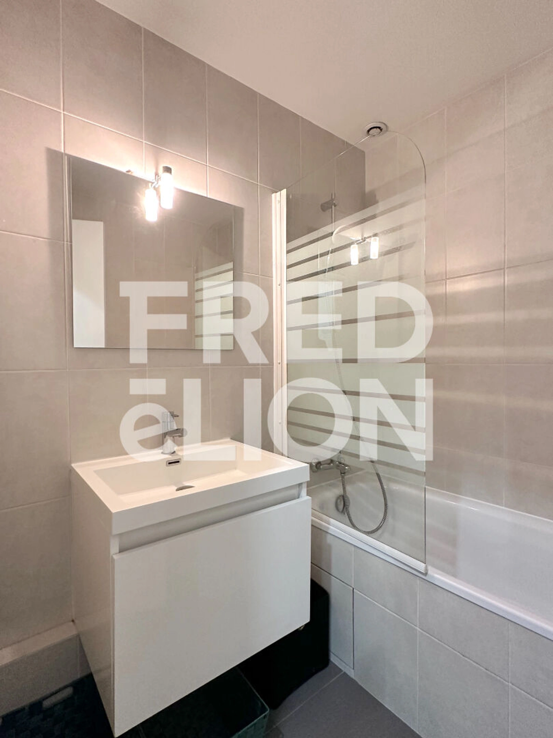 F3 loué meublé - Paris XV - Rue Cauchy 14