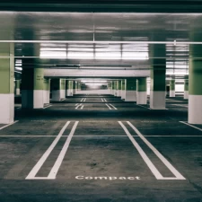 Pourquoi investir dans un parking, box ou garage ?