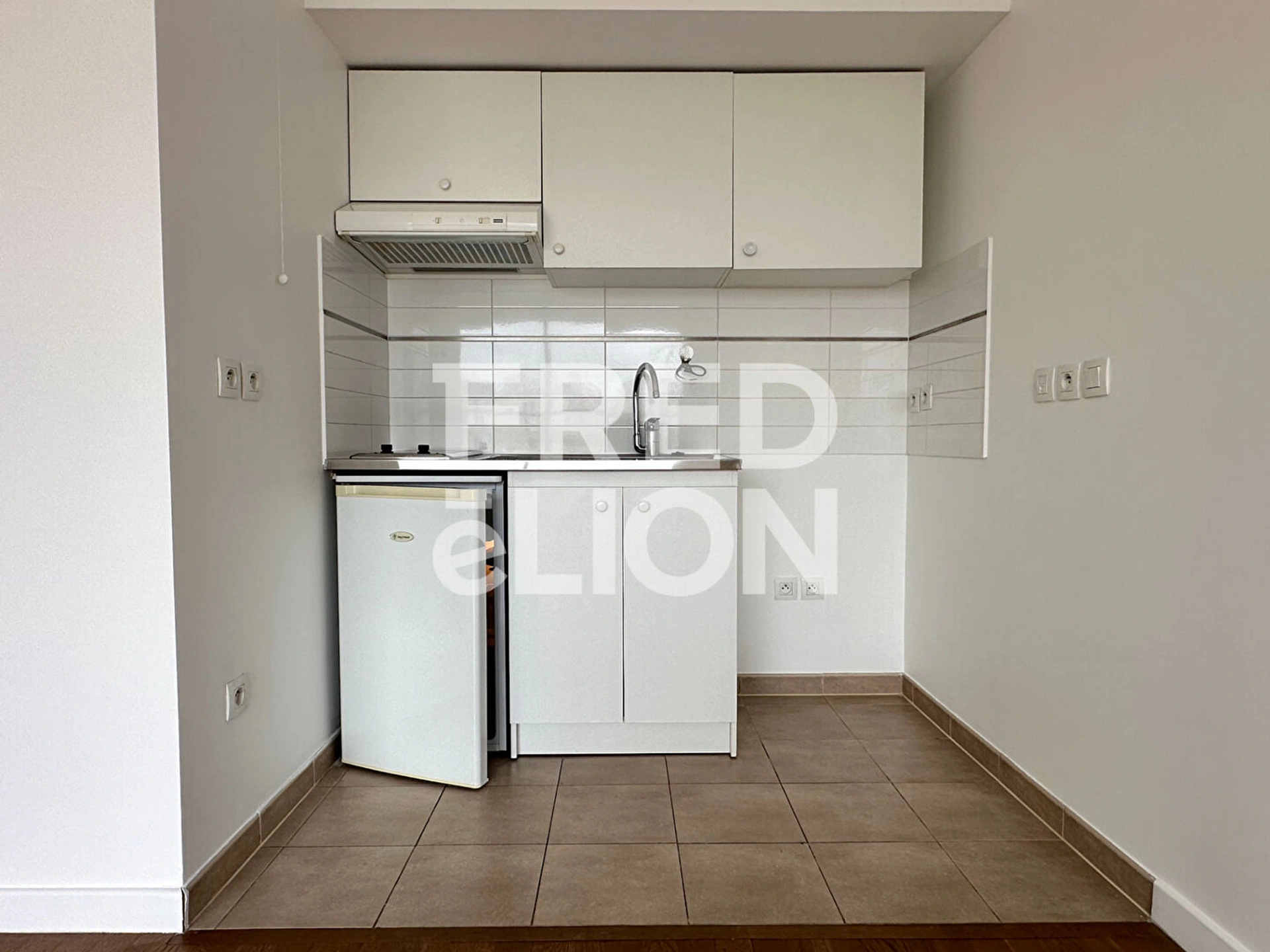 F2 loué vide - Montrouge - Place Jules Ferry 7