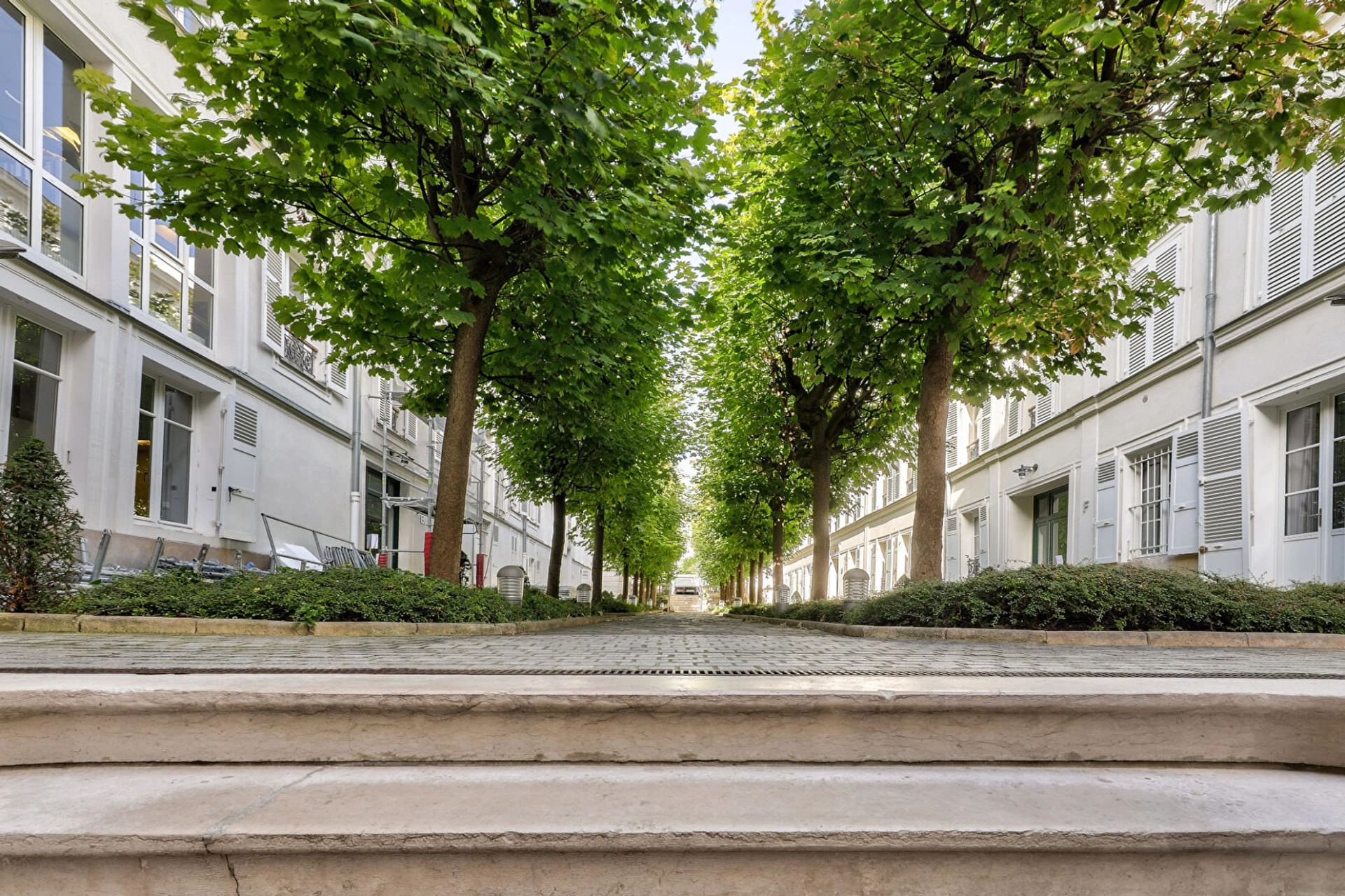 PARIS 8E - GEORGE V 18