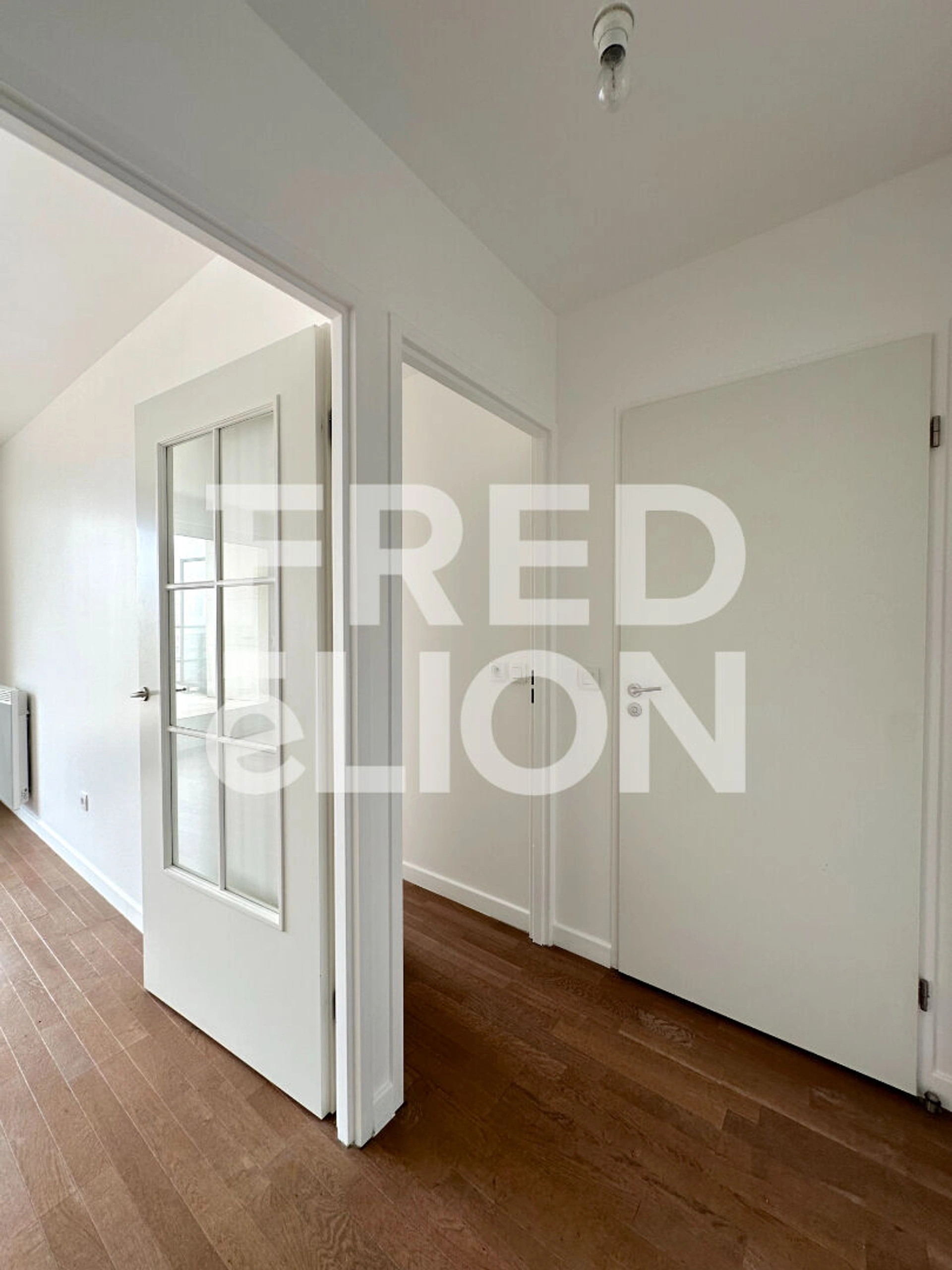 F2 loué vide - Montrouge - Place Jules Ferry 13